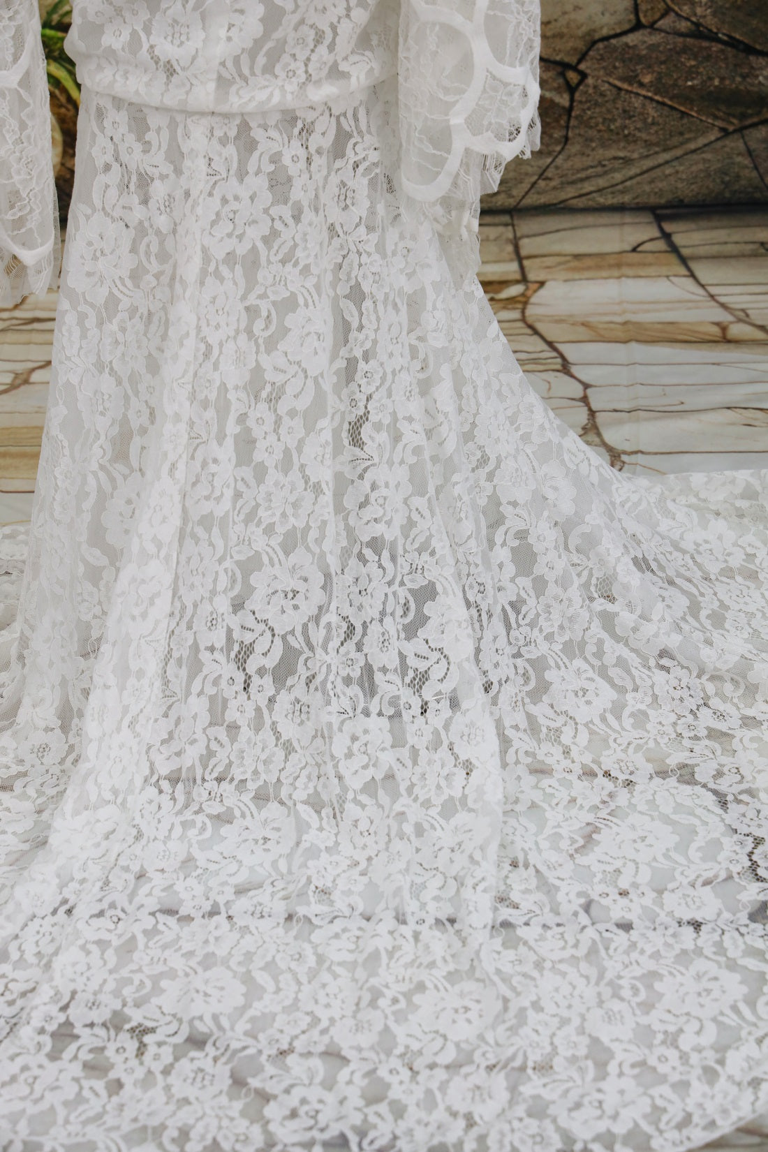 Kate Dentelle Col en V Blanc Longue Robe de Grossesse pour Séance Photo - Kate Backdrop FR