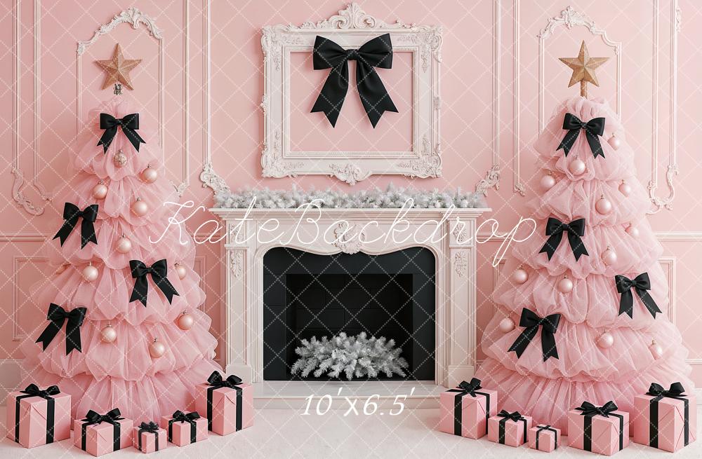 Kate Noël Cheminée Sapins Cadeaux Rose Toile de fond conçue par Ashley Paul - Kate Backdrop FR