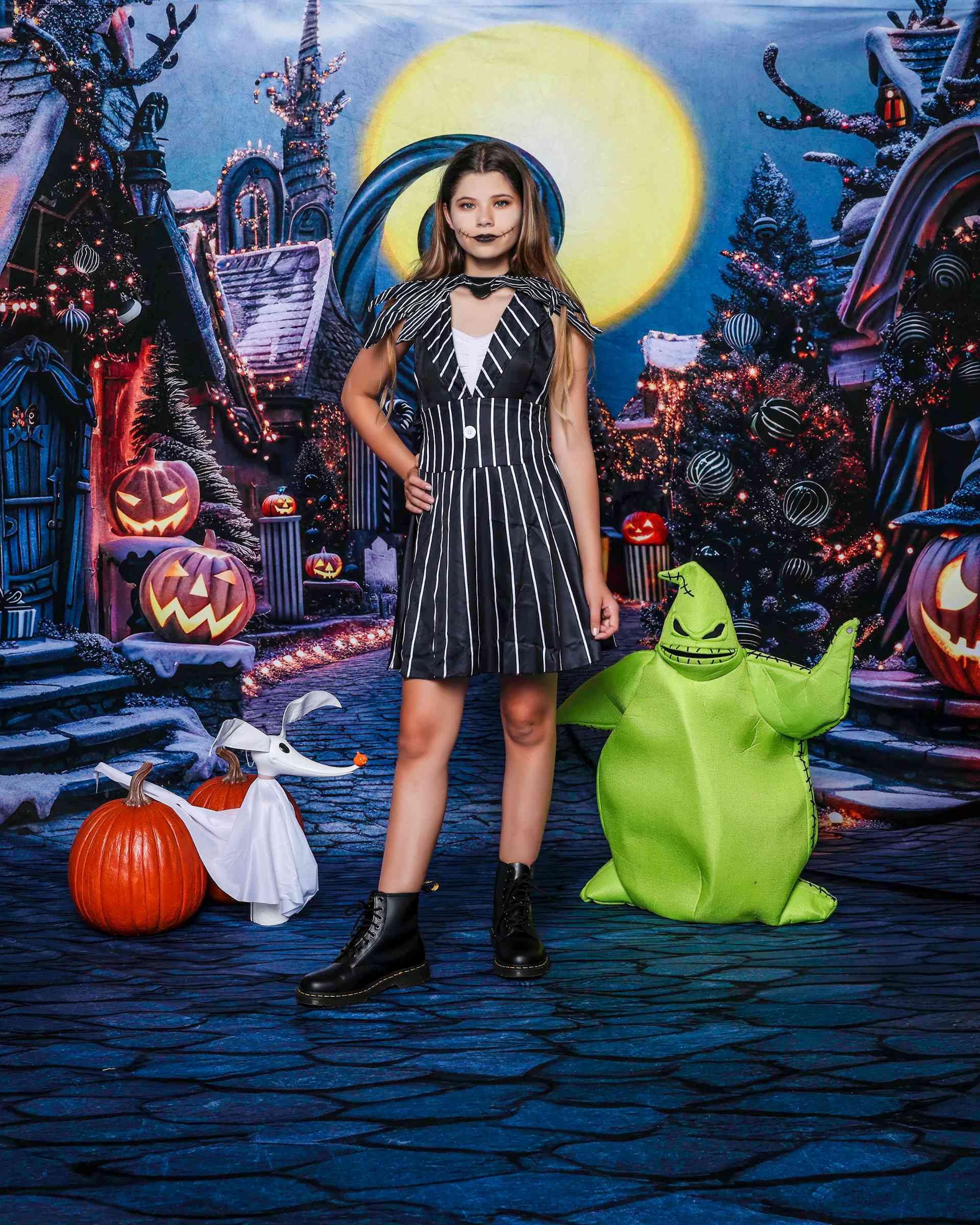 Kate Sweep Mur-à-Sol Halloween Citrouille Sombre Ville Rue Toile de fond conçue par Mini MakeBelieve - Kate Backdrop FR