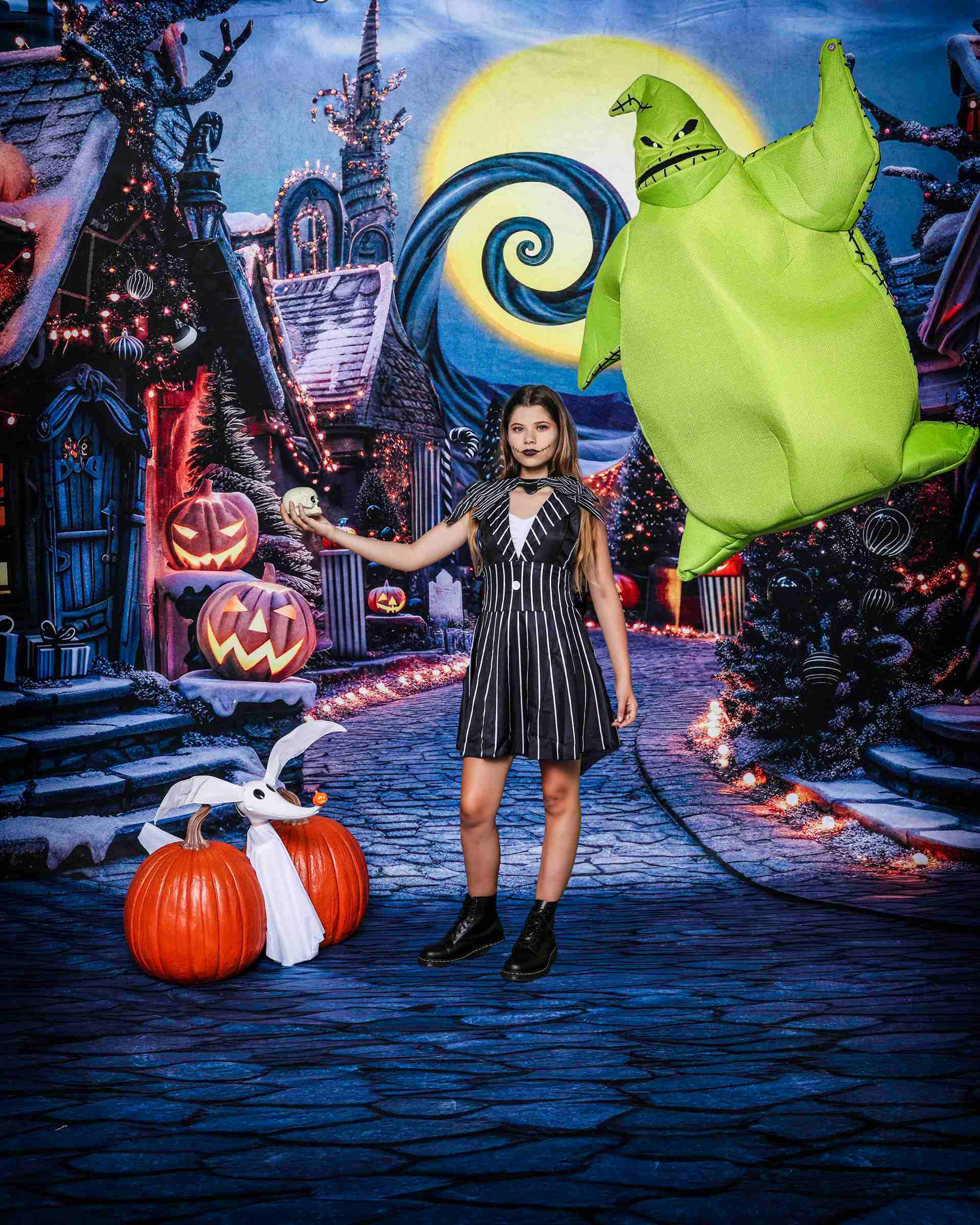 Kate Sweep Mur-à-Sol Halloween Citrouille Sombre Ville Rue Toile de fond conçue par Mini MakeBelieve - Kate Backdrop FR