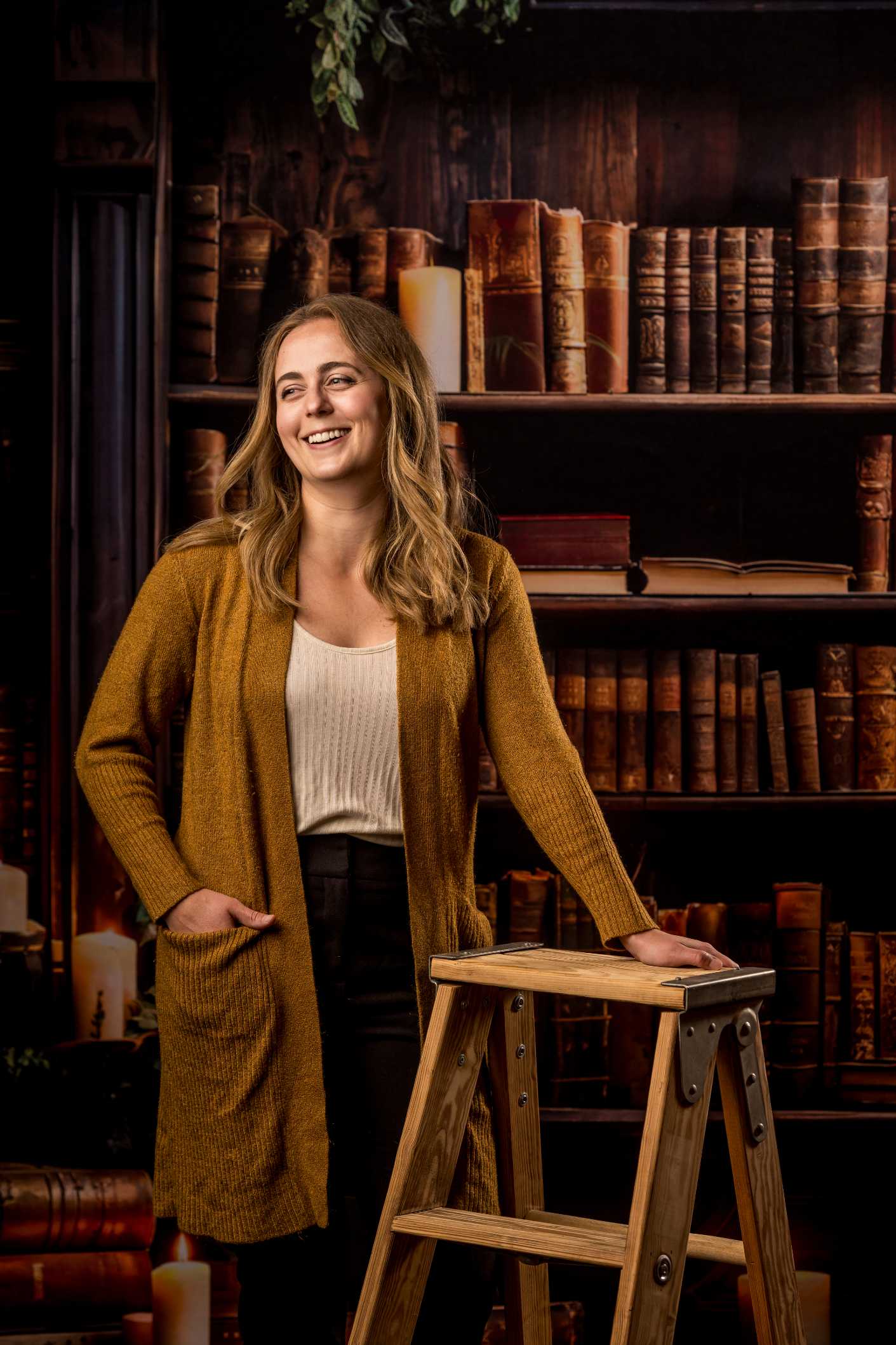 Kate Étagère à livres Bougie Plante Vintage Toile de fond conçue par Emetselch