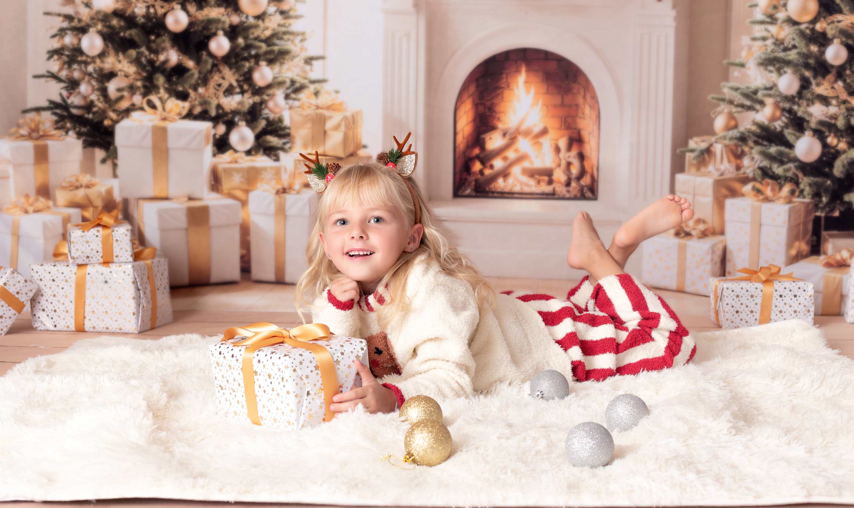 Kate Sapin de Noël Cheminée Doré Cadeaux Toile de fond conçue par Emetselch - Kate Backdrop FR