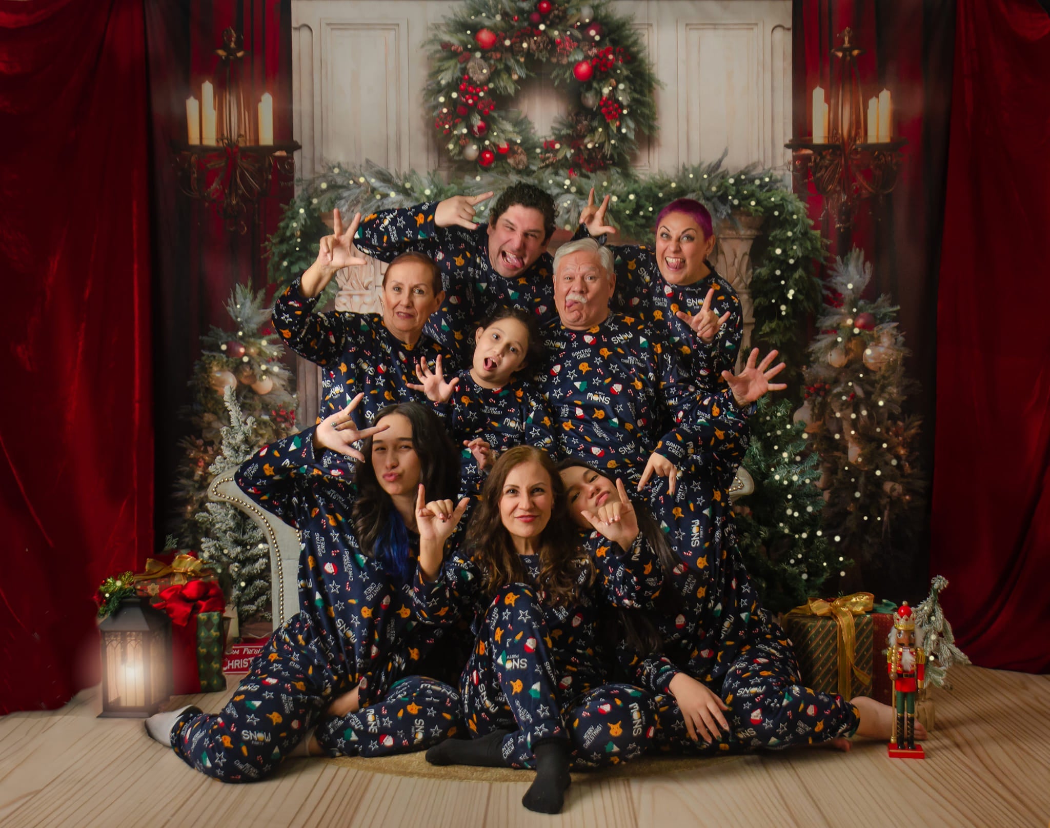 Offres Éclair Kate Noël Cheminée Bougies Rouge Toile de fond en Laine conçue par Emetselch - Kate Backdrop FR