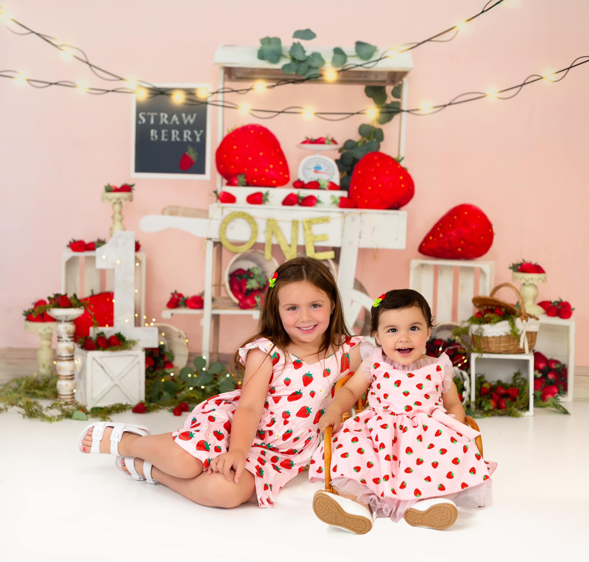 Kate Cake smash Fraises Rouge Lumières Toile de fond conçue par Emetselch - Kate Backdrop FR