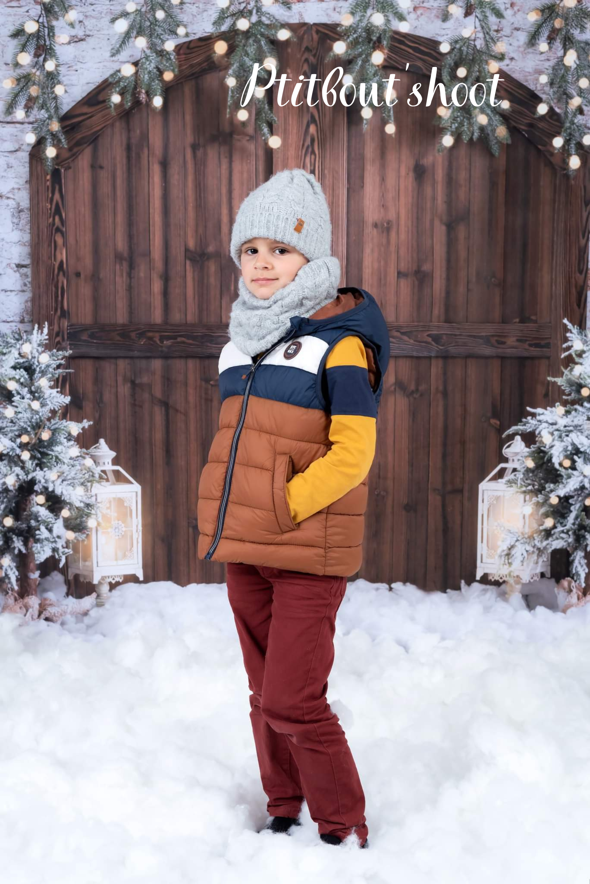 Kate Noël Mur de briques Arbres Porte Hiver Toile de fond conçue par Emetselch - Kate Backdrop FR