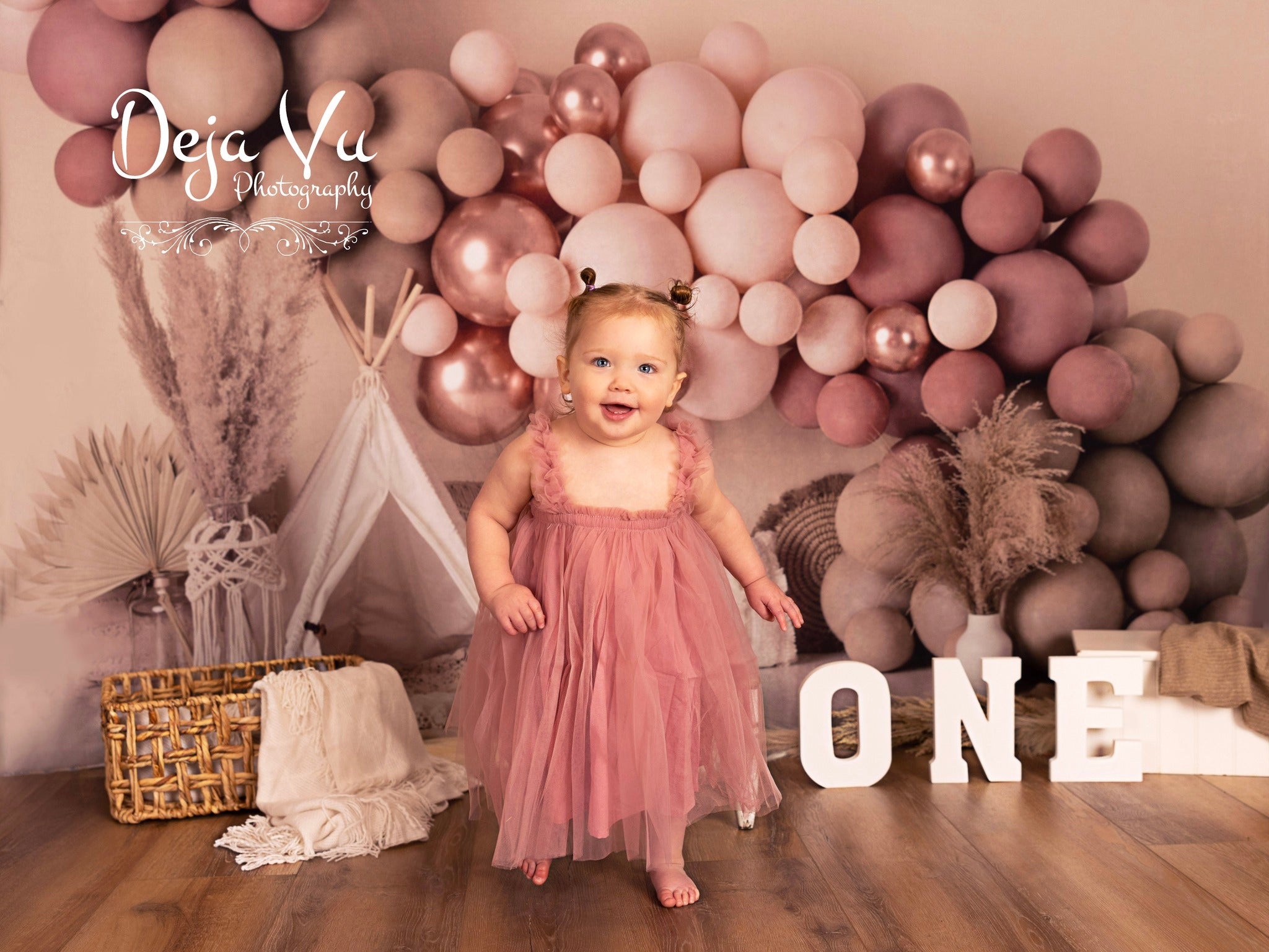 Kate Tente Boho Ballons Anniversaire Toile de fond conçue par Mandy Ringe - Kate Backdrop FR
