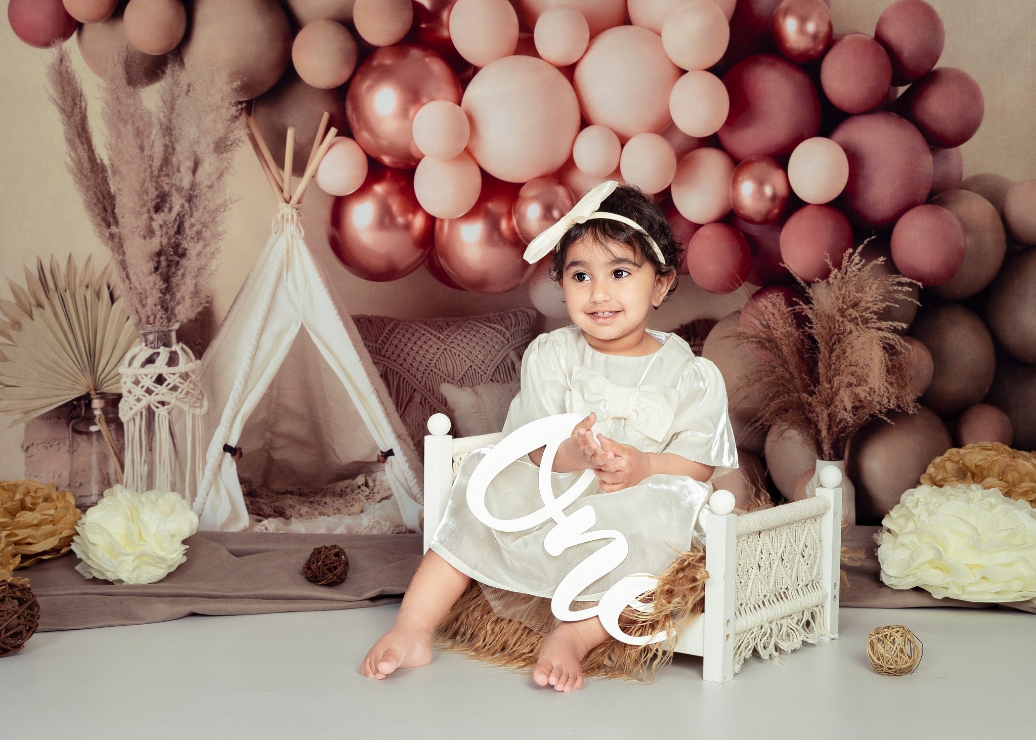 Kate Tente Boho Ballons Anniversaire Toile de fond conçue par Mandy Ringe - Kate Backdrop FR