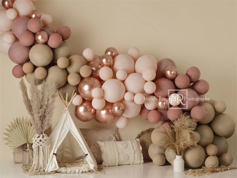 Kate Tente Boho Ballons Anniversaire Toile de fond en Laine conçue par Mandy Ringe - Kate Backdrop FR
