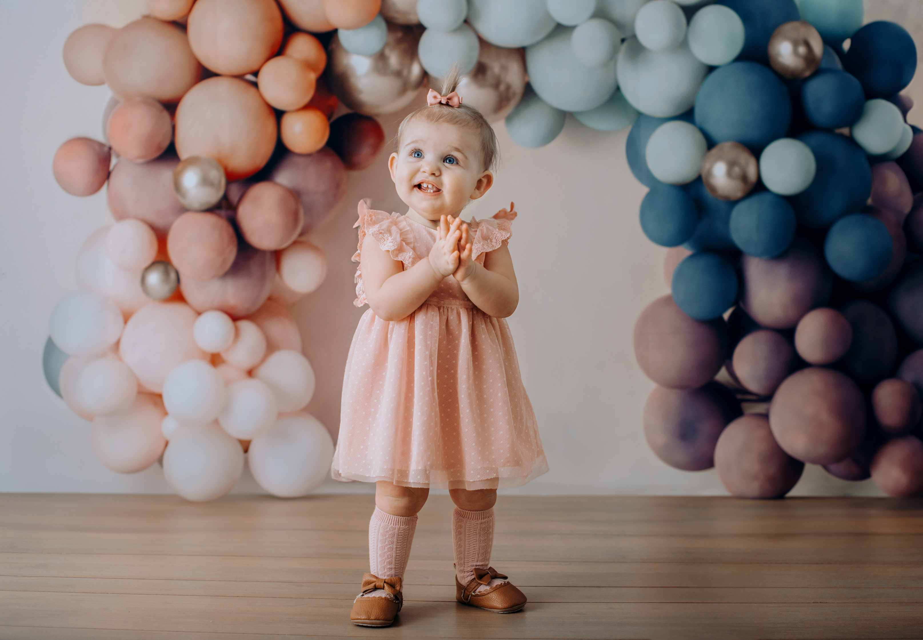 Kate Arc de Ballon Boho Arc-en-ciel Toile de fond conçue par Mandy Ringe - Kate Backdrop FR