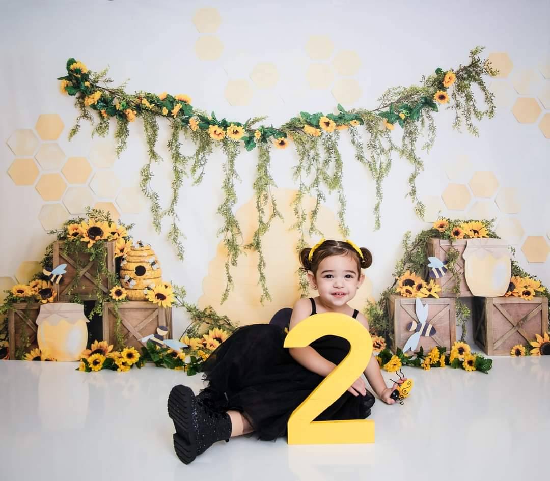 Kate Abeilles Été Jaune Toile de fond conçue par Megan Leigh - Kate Backdrop FR