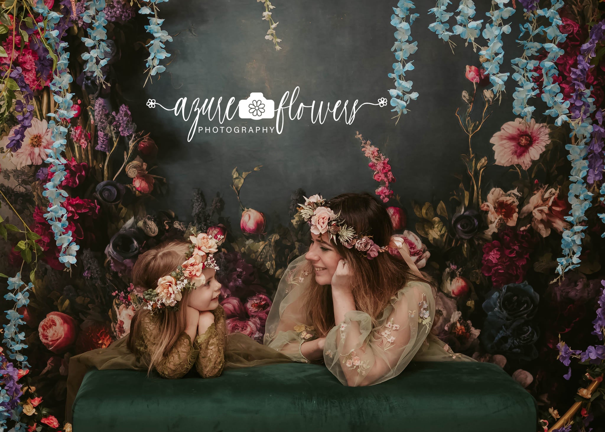 Offres Éclair-Kate Sarcelle foncée Fleurs Beaux-arts Toile de fond en Laine conçue par Mini MakeBelieve - Kate Backdrop FR