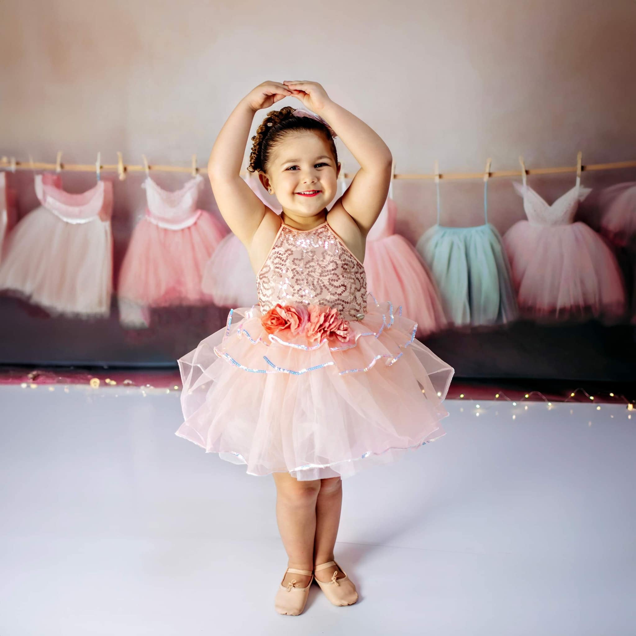 Kate Classe de ballet Robes Toile de fond Conçu par Patty Robert - Kate Backdrop FR