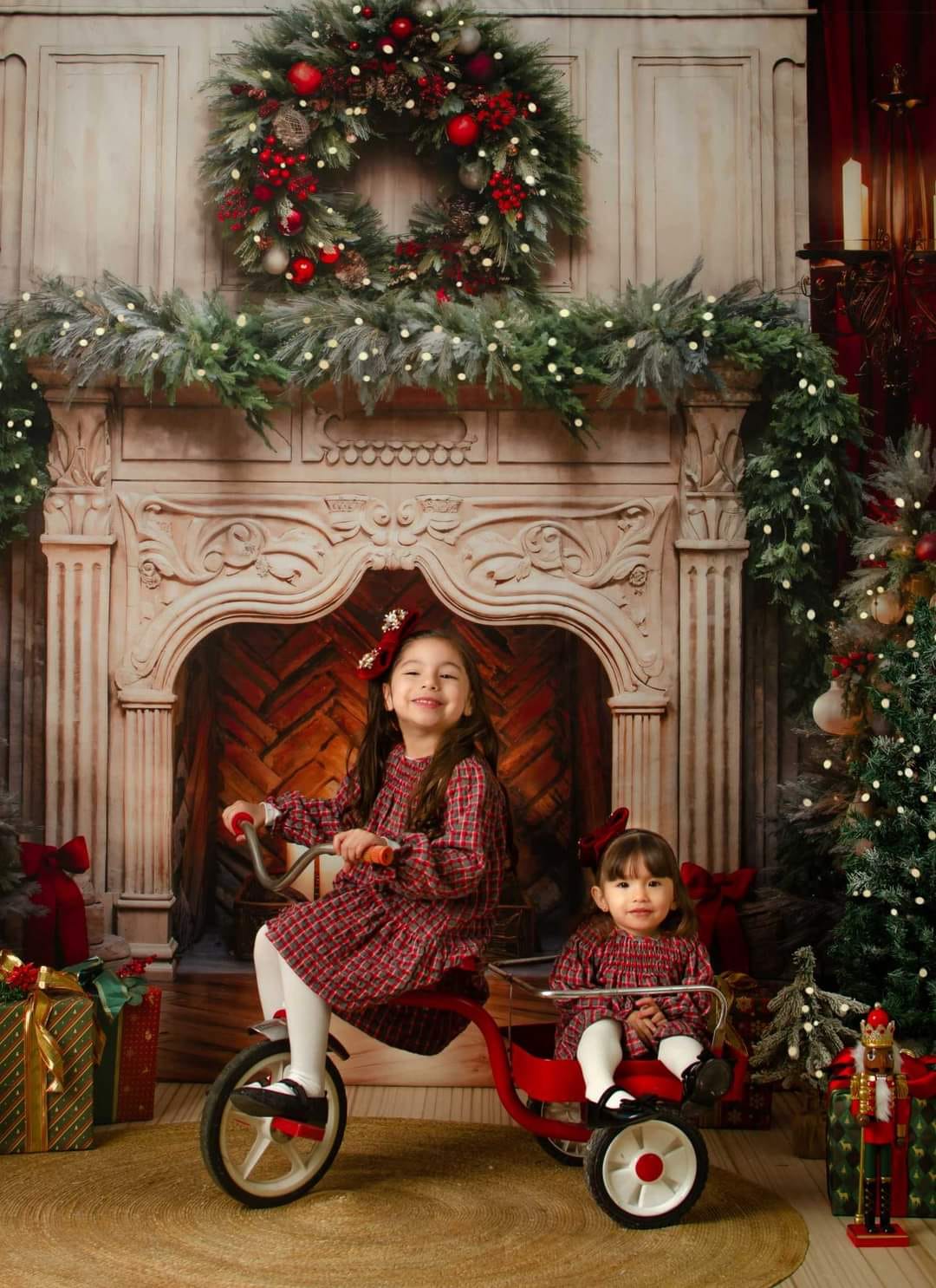 Offres Éclair Kate Noël Cheminée Bougies Rouge Toile de fond en Laine conçue par Emetselch - Kate Backdrop FR