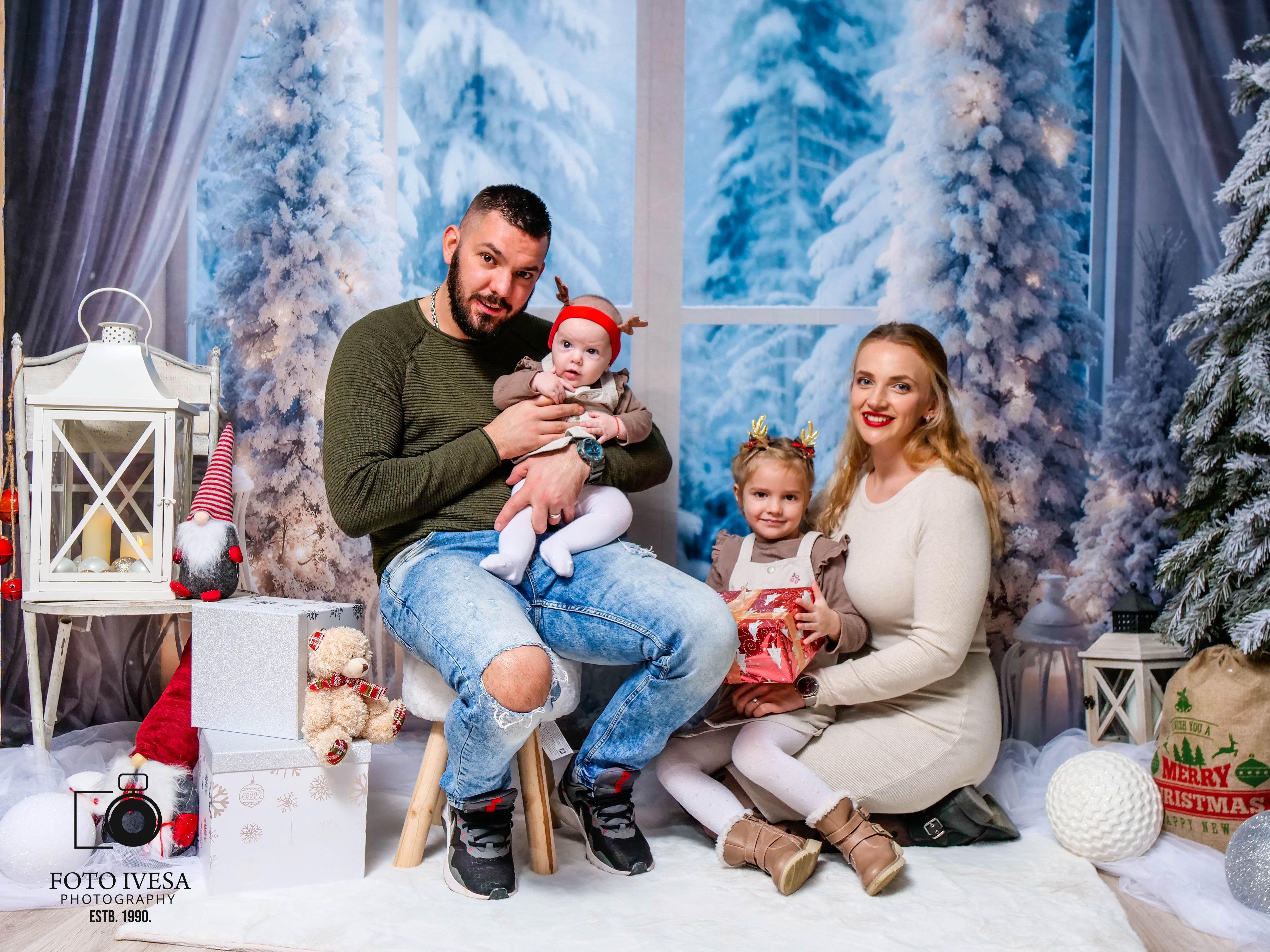 Offres Éclair #2 Kate Hiver Sapin de Noël Fenêtre Lumière Toile de fond conçue par Emetselch - Kate Backdrop FR