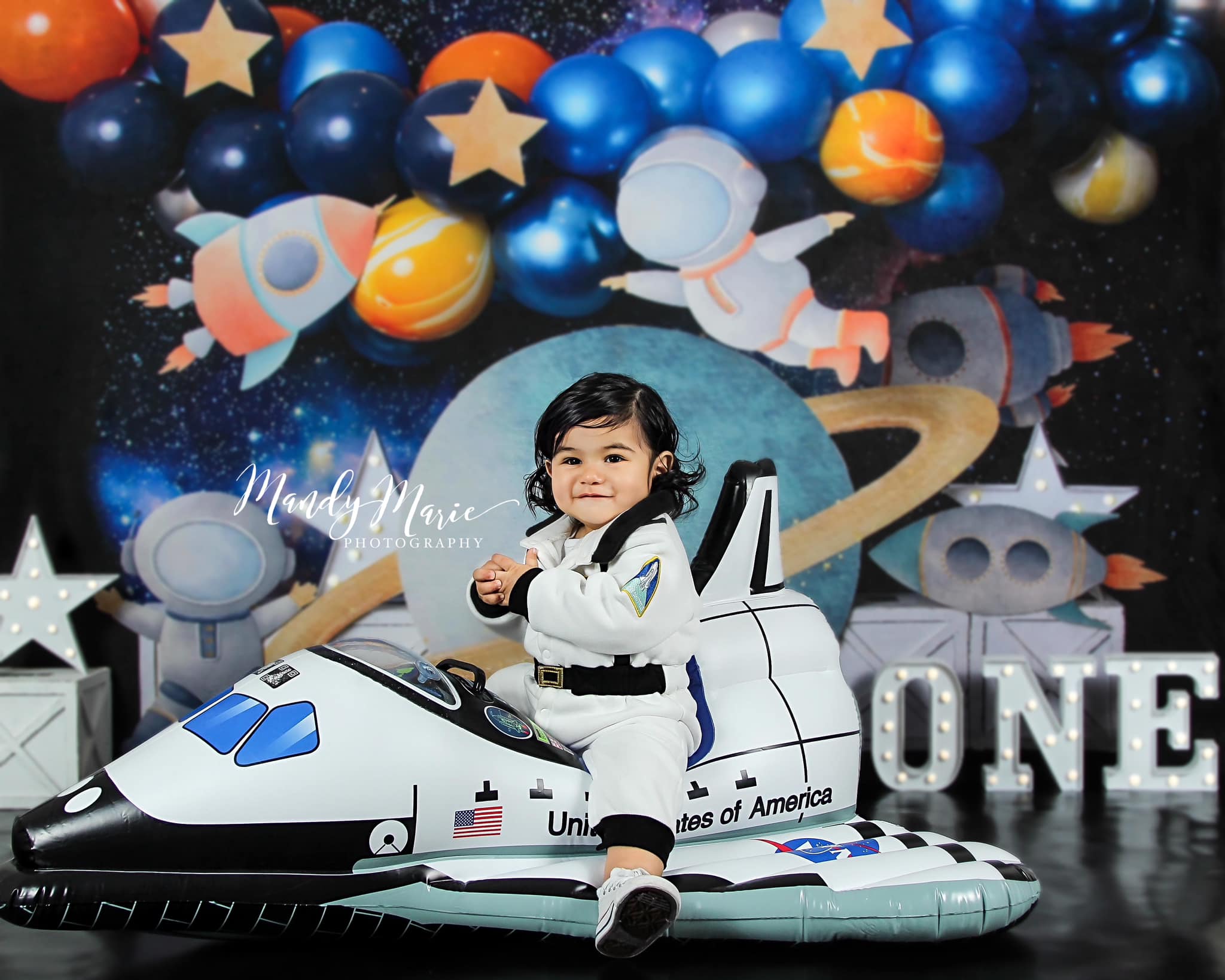 Kate Cosmos Ballons Anniversaire Astronaute Toile de fond conçue par Caitlin Lynch - Kate Backdrop FR