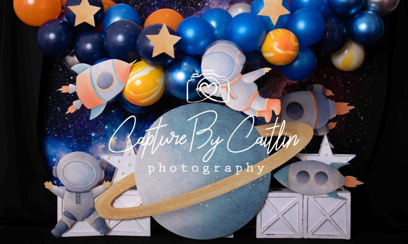 Kate Cosmos Ballons Anniversaire Astronaute Toile de fond conçue par Caitlin Lynch - Kate Backdrop FR