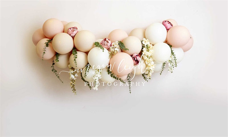Kate Ballon Floral Blanc Anniversaire Toile de fond conçue par Megan Leigh Photographie