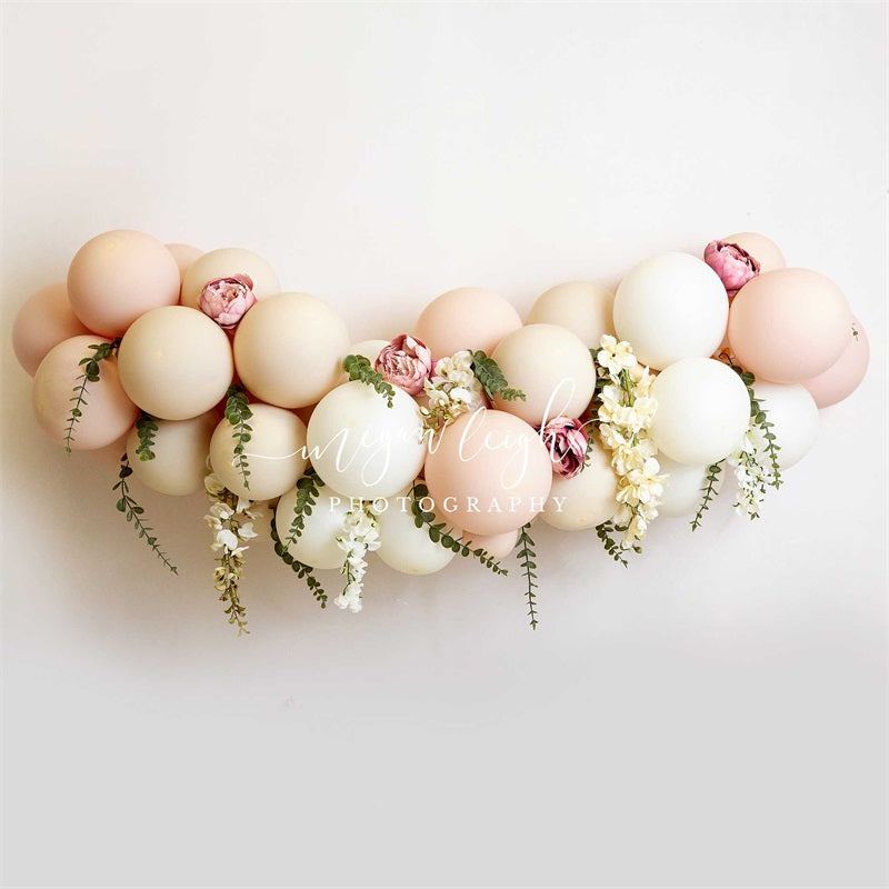 Kate Ballon Floral Blanc Anniversaire Toile de fond conçue par Megan Leigh Photographie