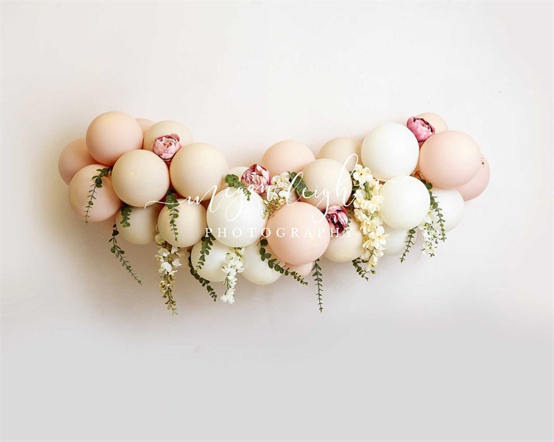 Kate Ballon Floral Blanc Anniversaire Toile de fond conçue par Megan Leigh Photographie