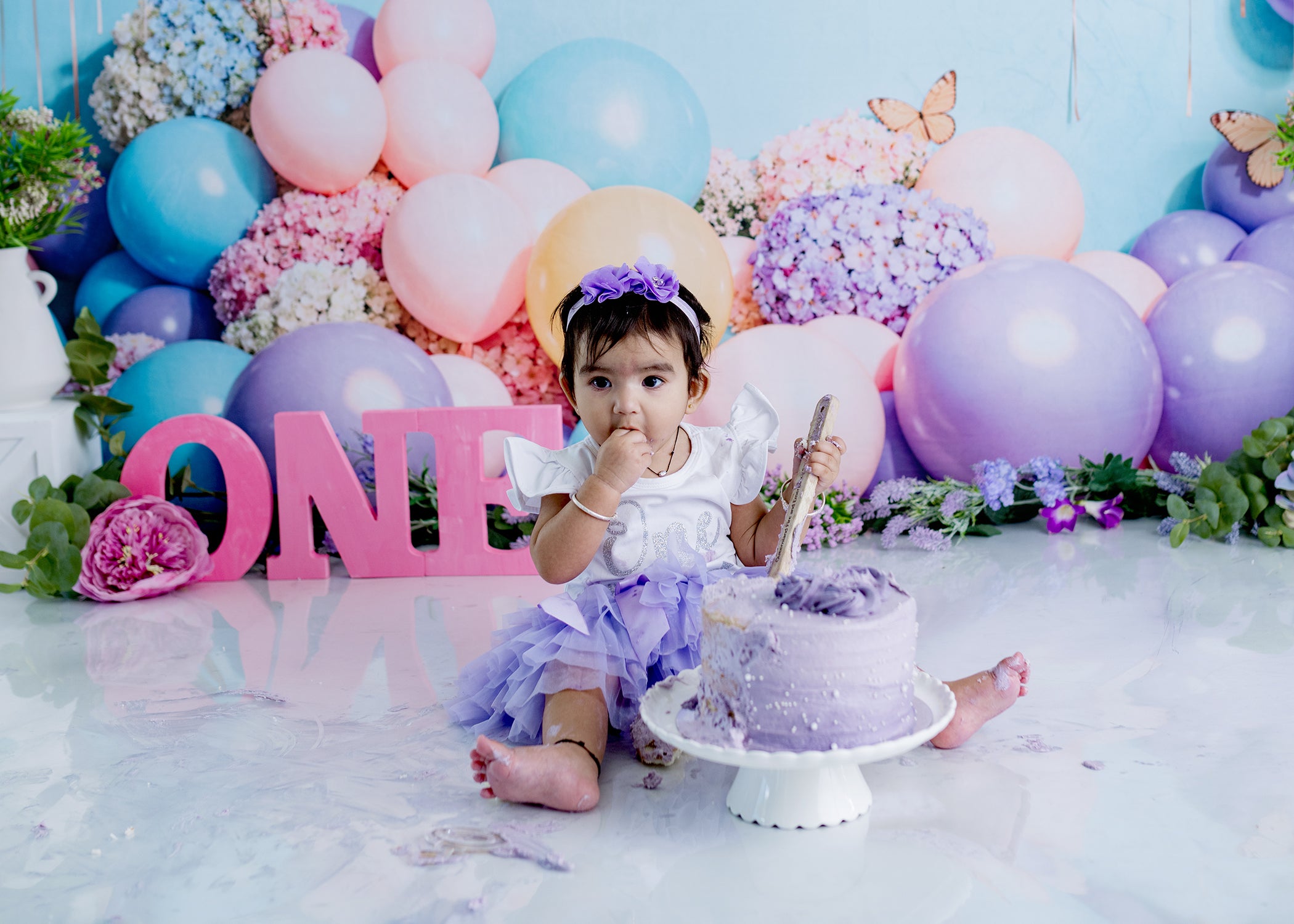 Kate Ballons colorés Papillon Mur Anniversaire Toile de fond conçue par Emetselch - Kate Backdrop FR