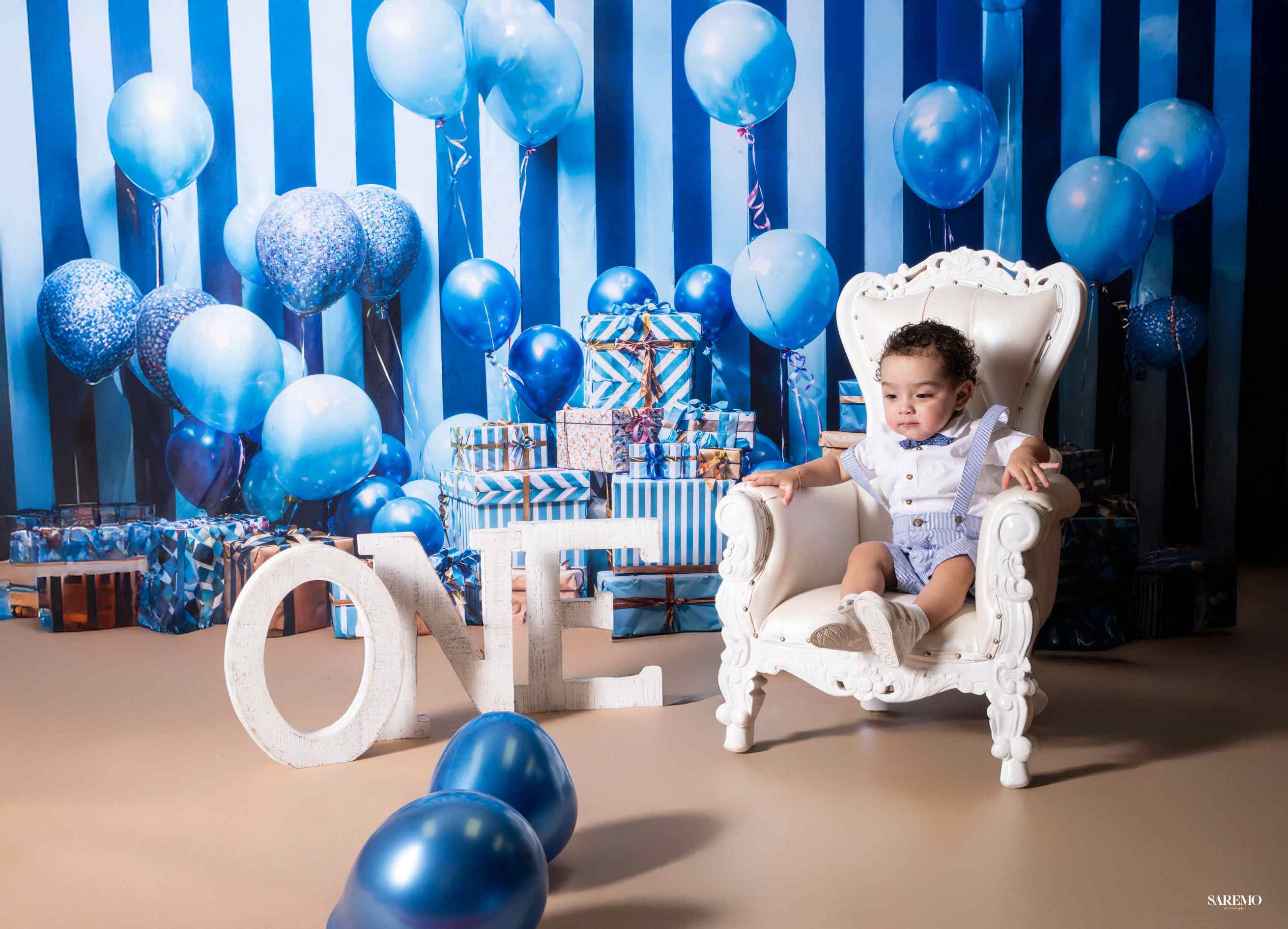 Kate Bleu Ballon Cadeaux Cake Smash Toile de fond conçue par Emetselch - Kate Backdrop FR