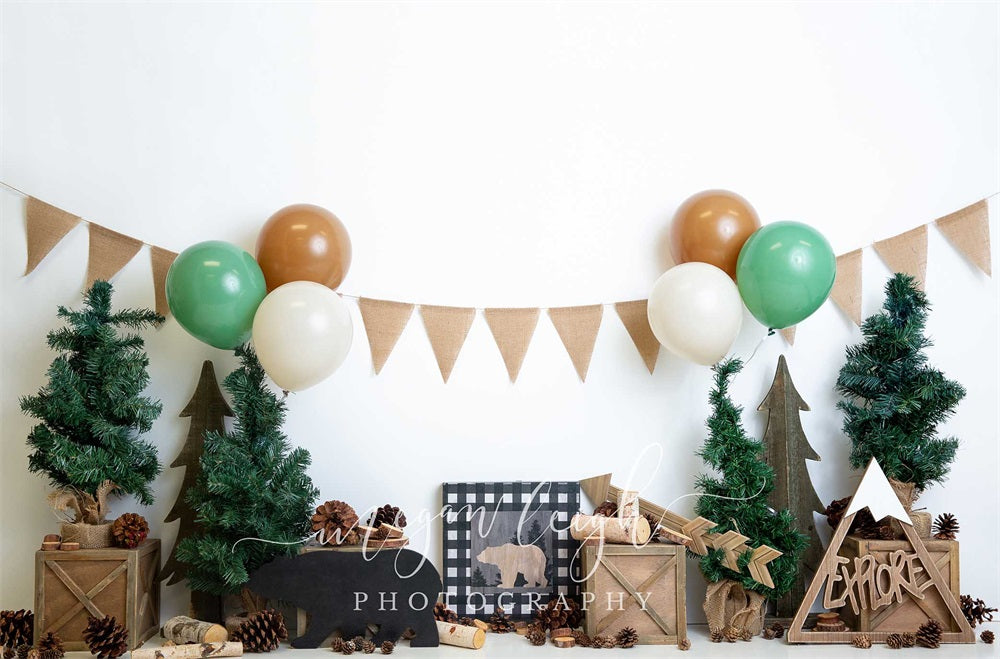 Kate Petit explorateur Forêt Ballons Toile de fond conçue par Megan Leigh - Kate Backdrop FR