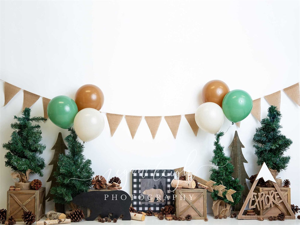 Kate Petit explorateur Forêt Ballons Toile de fond conçue par Megan Leigh - Kate Backdrop FR