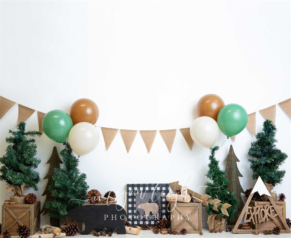 Kate Petit explorateur Forêt Ballons Toile de fond conçue par Megan Leigh - Kate Backdrop FR