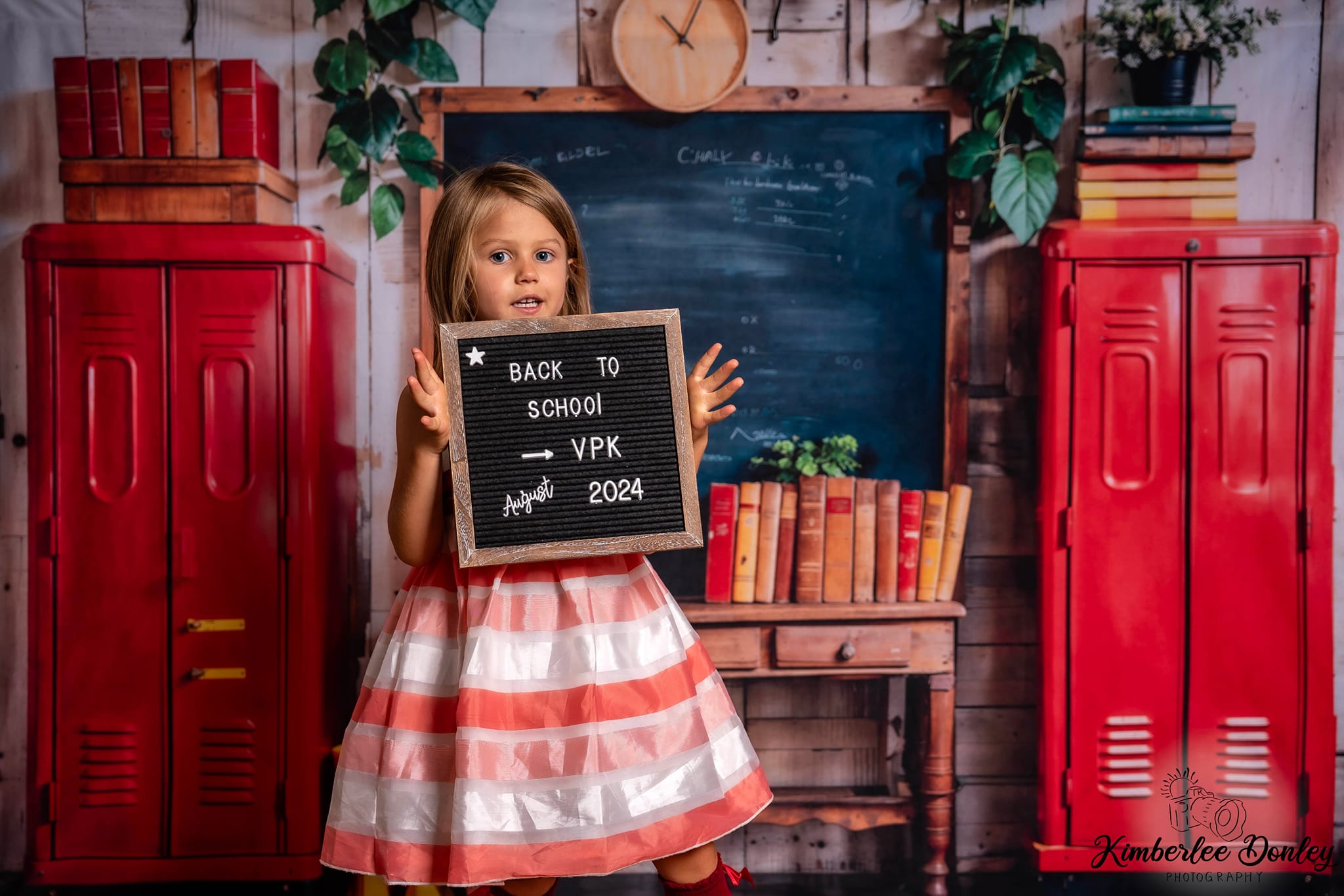 Kate Retour à l'école Casier Livre Bureau en bois Toile de fond conçue par Emetselch - Kate Backdrop FR
