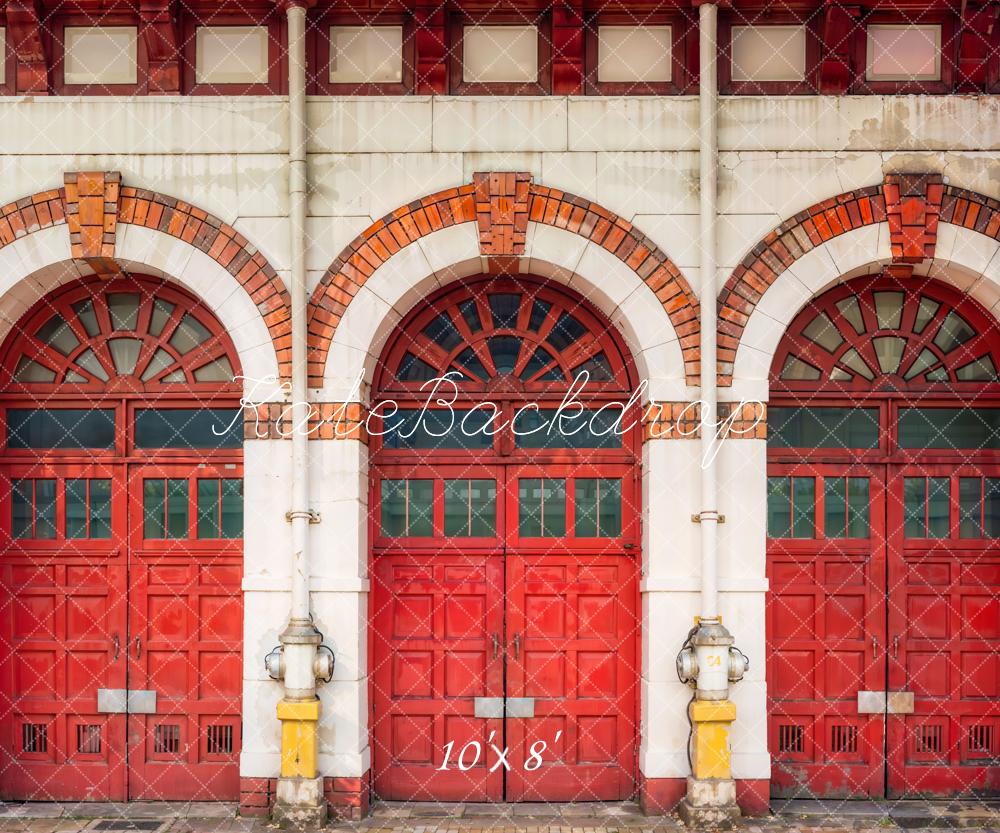 Kate Vintage Porte Rouge Caserne de pompiers Toile de fond conçue par Emetselch - Kate Backdrop FR
