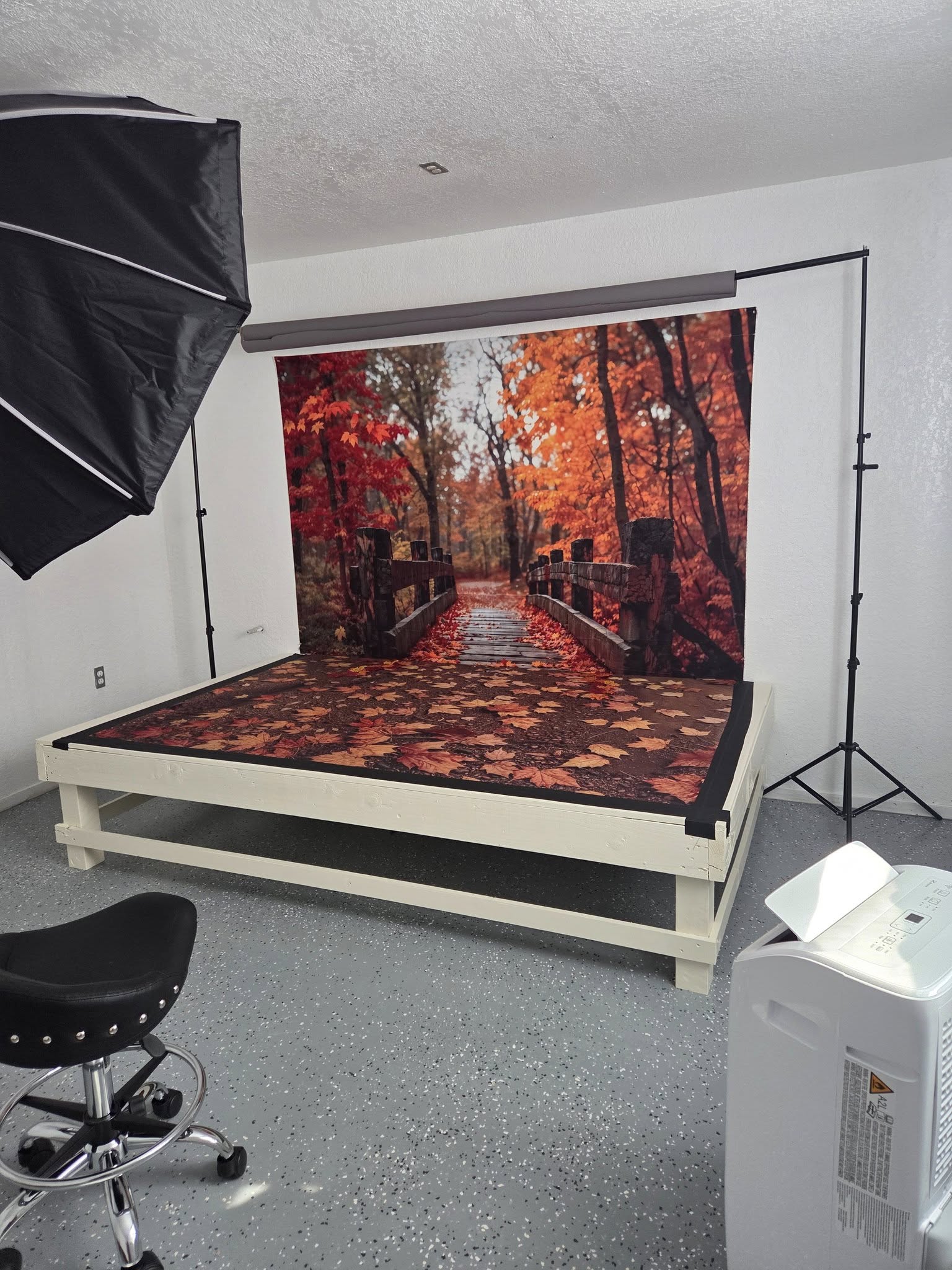 Kate Automne Forêt Érable rouge Pont de bois Toile de fond conçue par Emetselch - Kate Backdrop FR