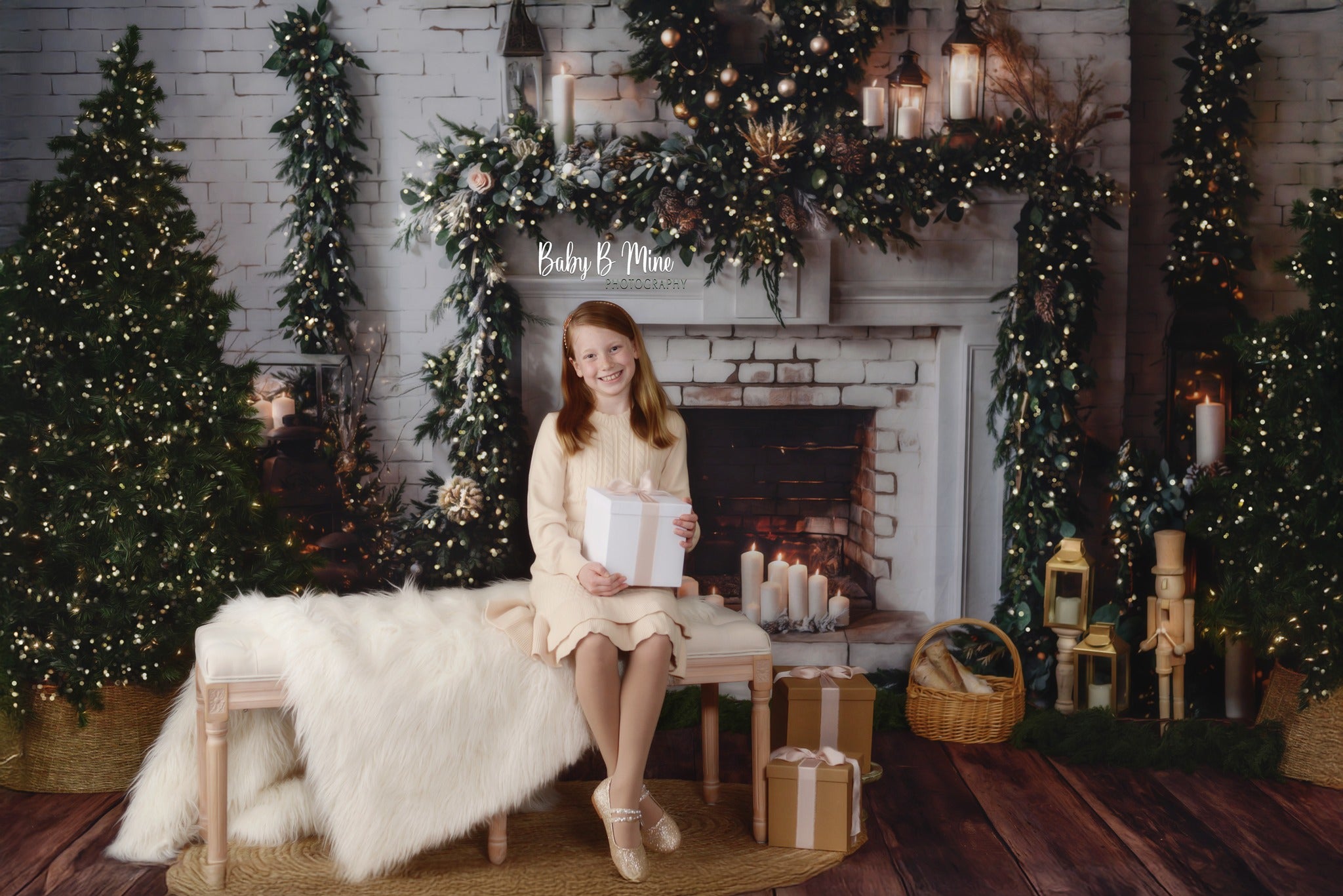 Kate Noël Intérieur Blanc Cheminée en brique Toile de fond conçue par Emetselch - Kate Backdrop FR