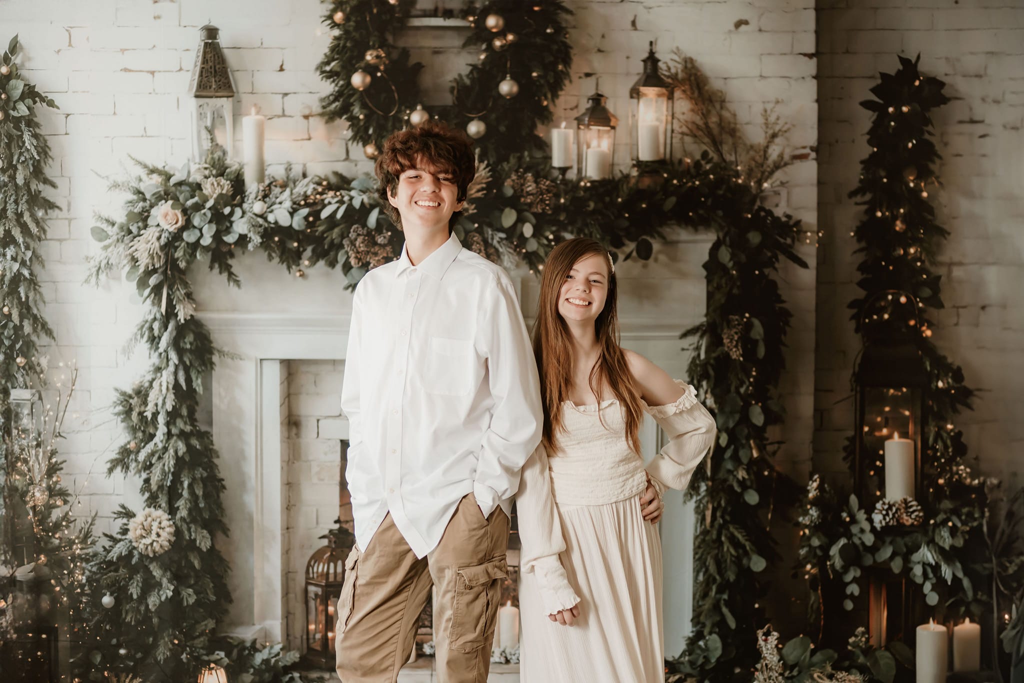 Offres Éclair #3 Kate Noël Intérieur Blanc Cheminée en brique Toile de fond conçue par Emetselch - Kate Backdrop FR