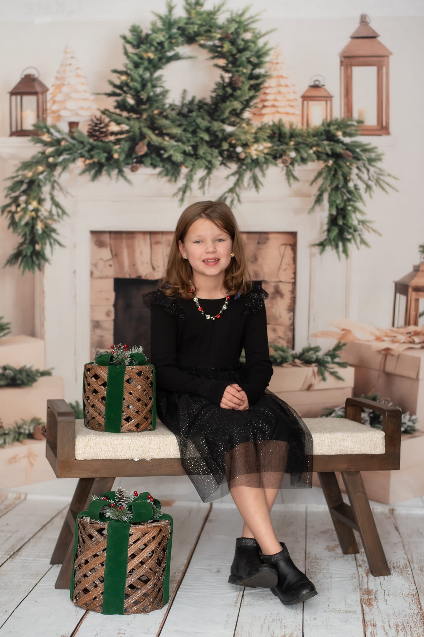 Offres Éclair #3 Kate Sapin de Noël Blanc Cheminée Cadeaux Toile de fond conçue par Emetselch - Kate Backdrop FR