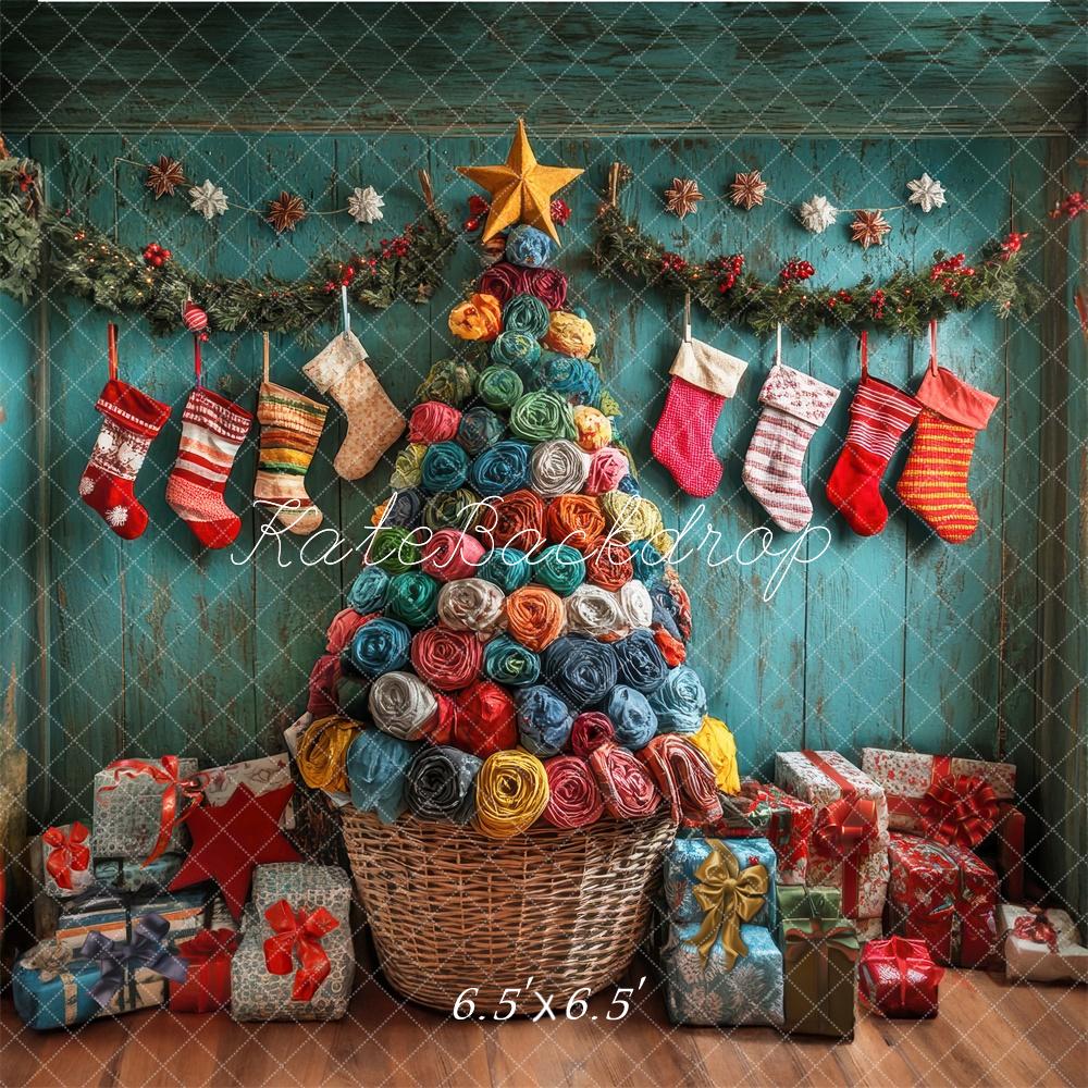 Kate Sapin de Noël Coloré Chaussettes Cadeaux Toile de fond conçue par Laura Bybee - Kate Backdrop FR