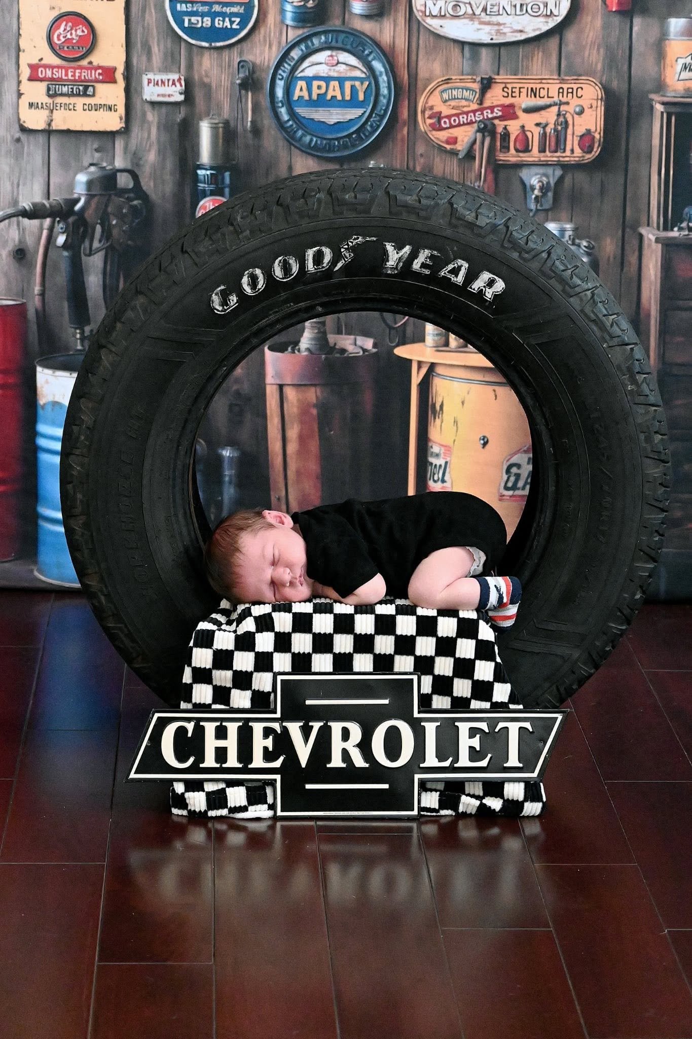 Kate Garage Vintage Mur en Bois Toile de fond conçue par Emetselch - Kate Backdrop FR