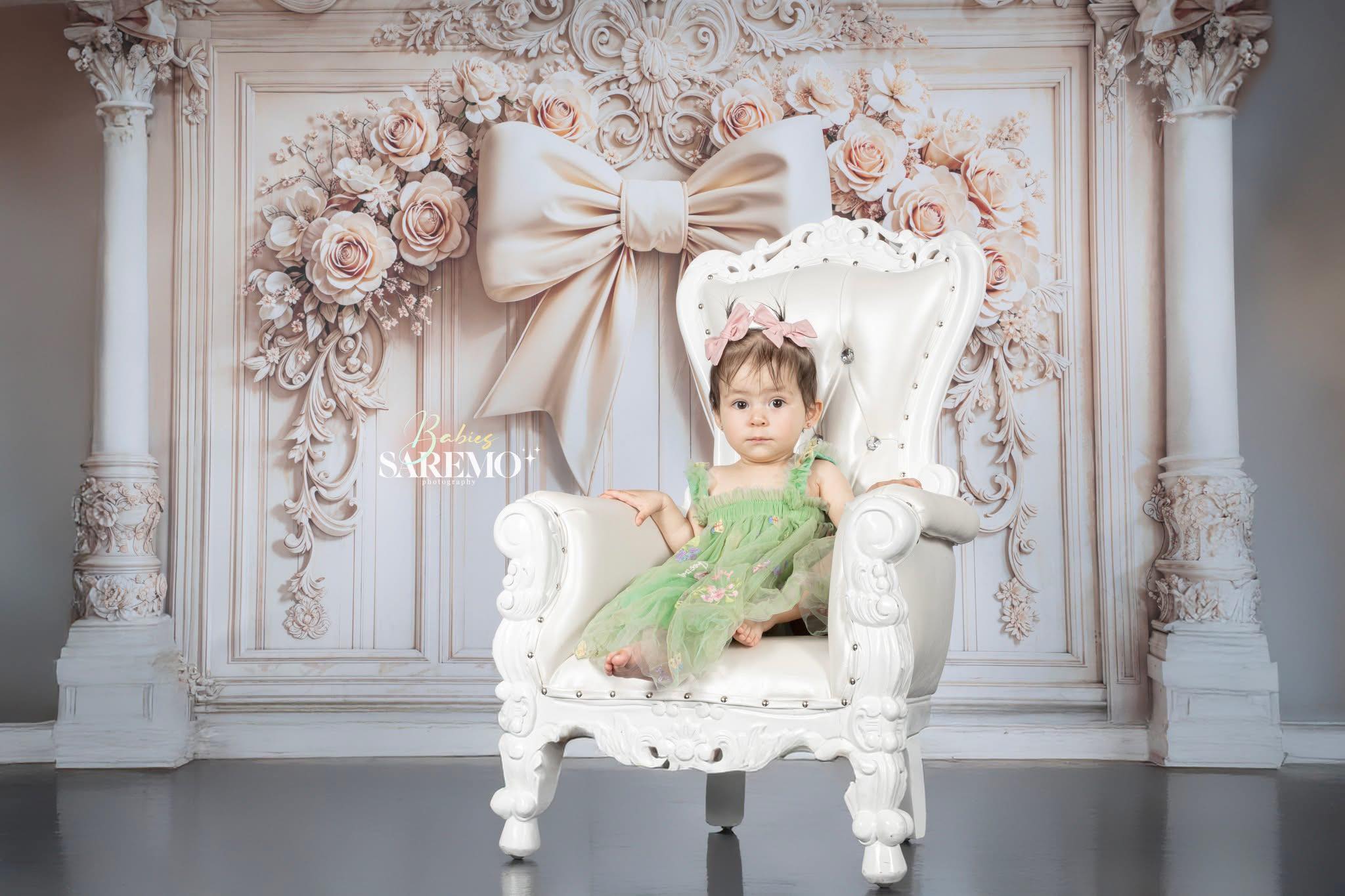 Kate Mur Rétro Floral Nœud Beige Toile de fond conçue par Emetselch - Kate Backdrop FR