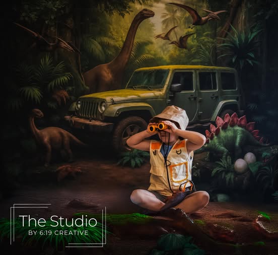 Kate Dinosaure Jungle Aventure Voiture Enfant Toile de fond conçu par Ashley Paul - Kate Backdrop FR