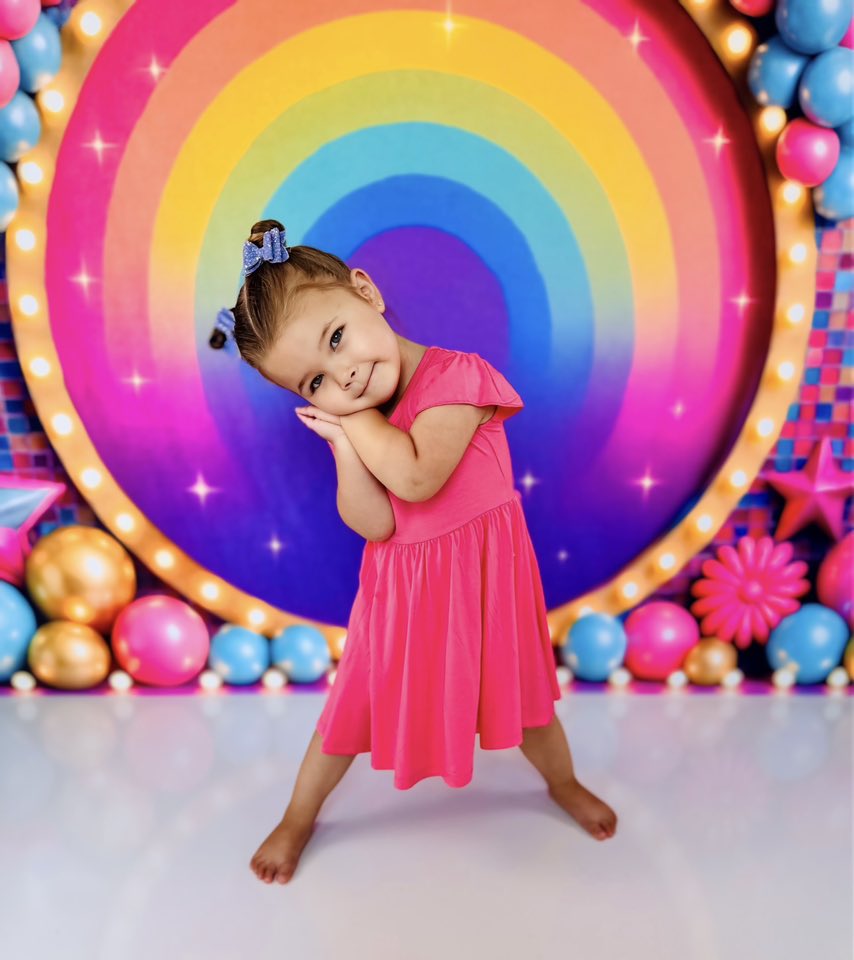 Kate Anniversaire Coloré Arc-en-ciel Ballons Toile de fond conçu par Ashley Paul - Kate Backdrop FR