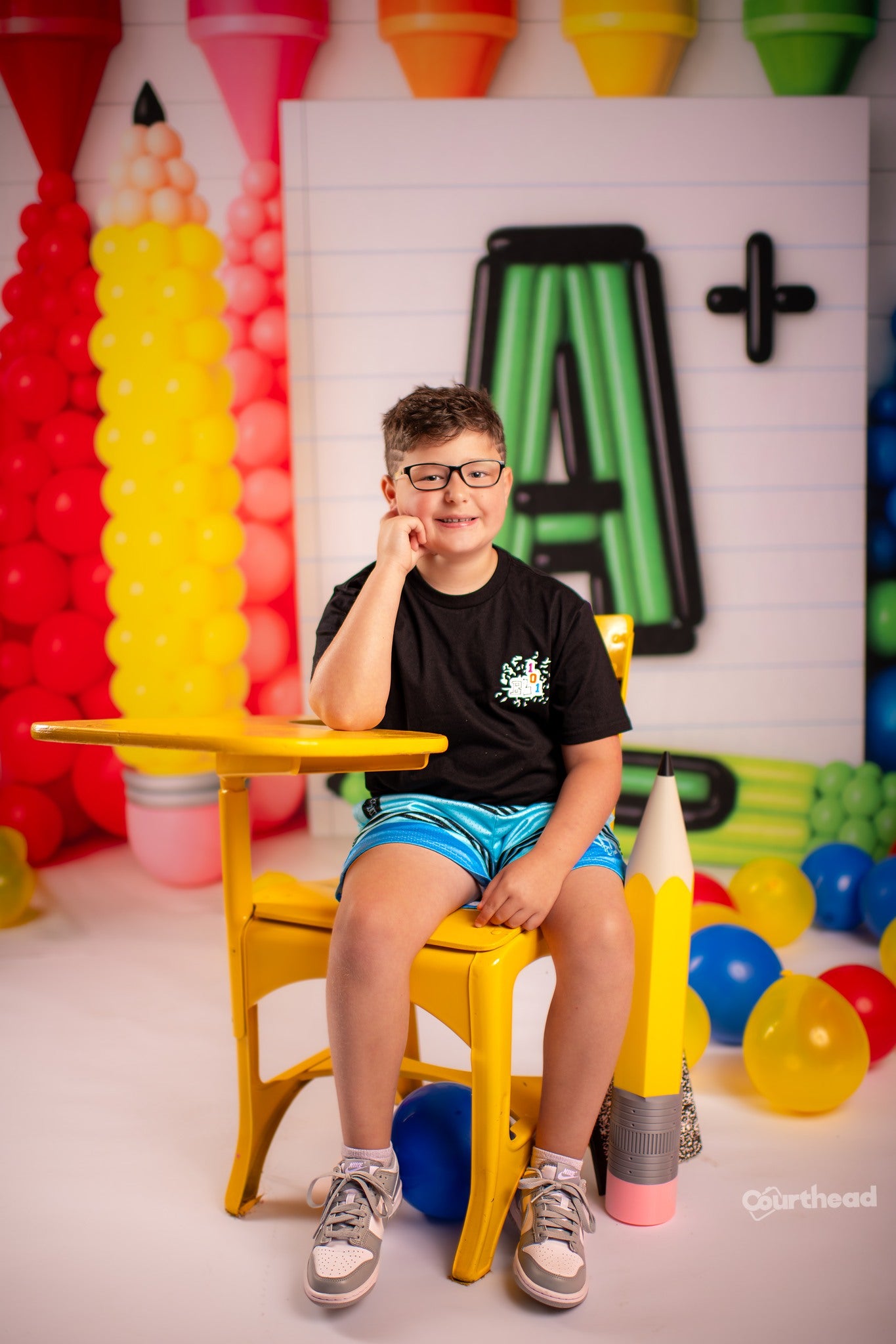 Kate Scolaire Coloré Crayon A+ Ballons Toile de fond conçue par Patty Roberts - Kate Backdrop FR