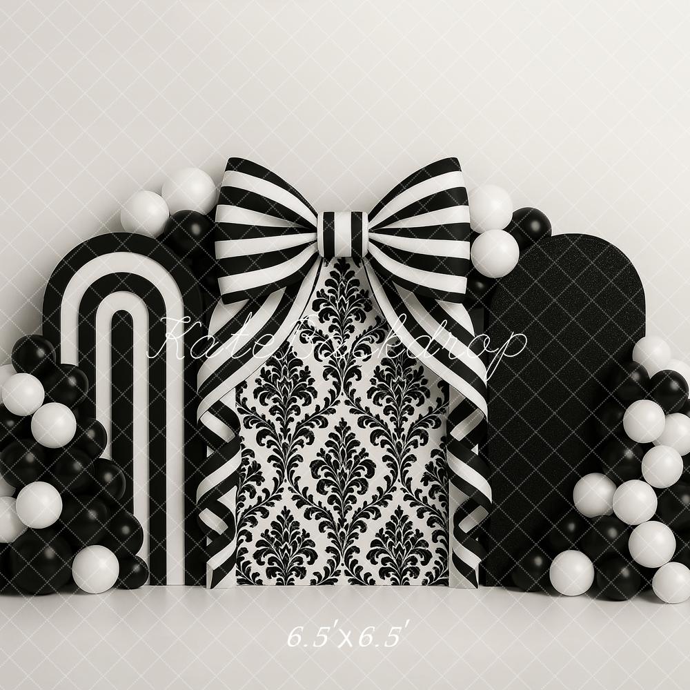 Kate Anniversaire Noir Blanc Nœud Ballons Toile de fond conçu par Ashley Paul - Kate Backdrop FR