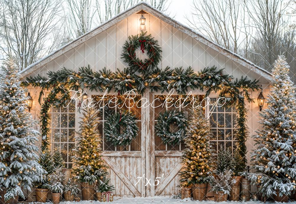 Kate Noël Chalet Rustique Neige Sapins Toile de fond conçue par Emetselch - Kate Backdrop FR