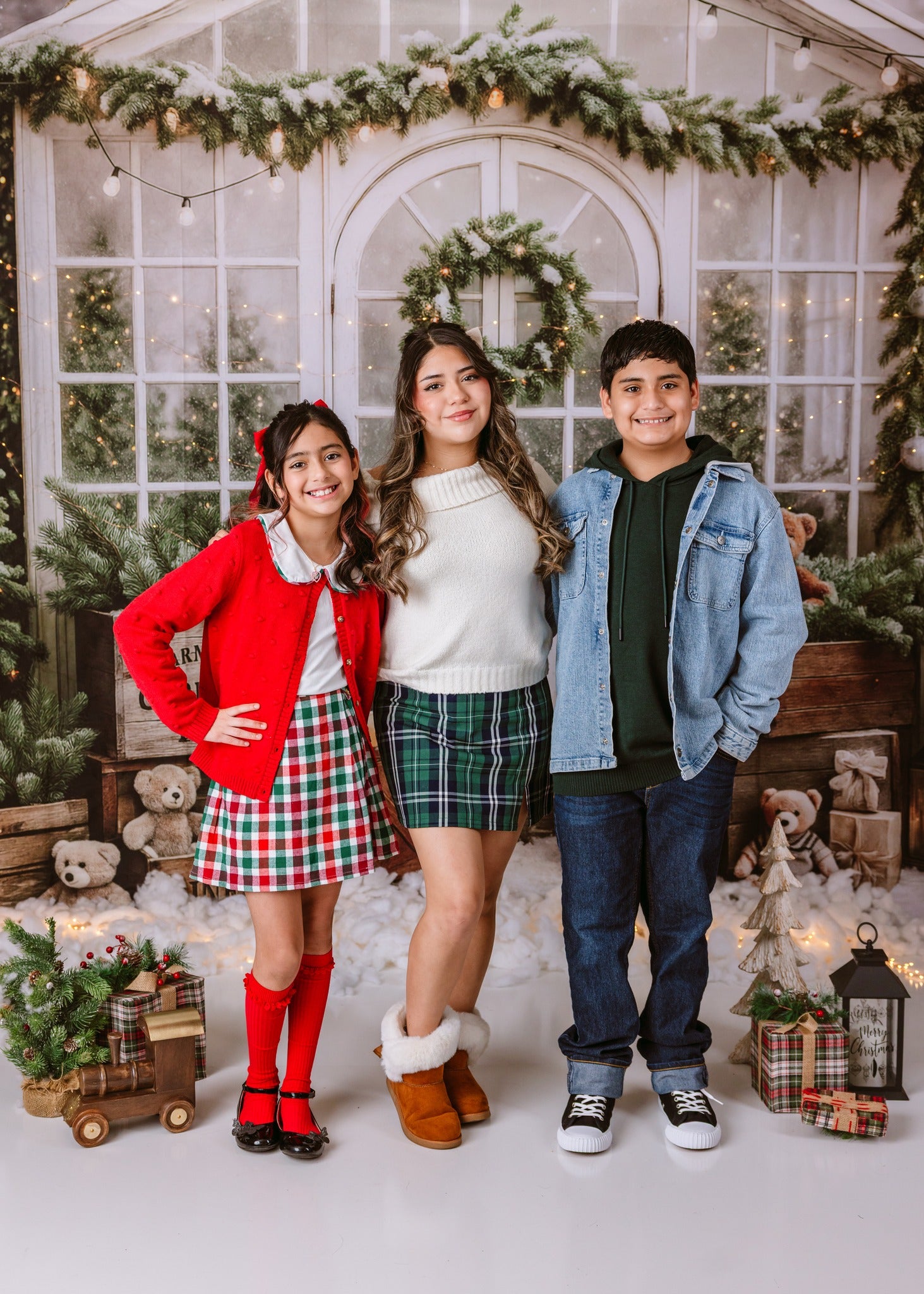 Kate Noël Serre Sapins Guirlande Toile de fond conçue par Patty Roberts