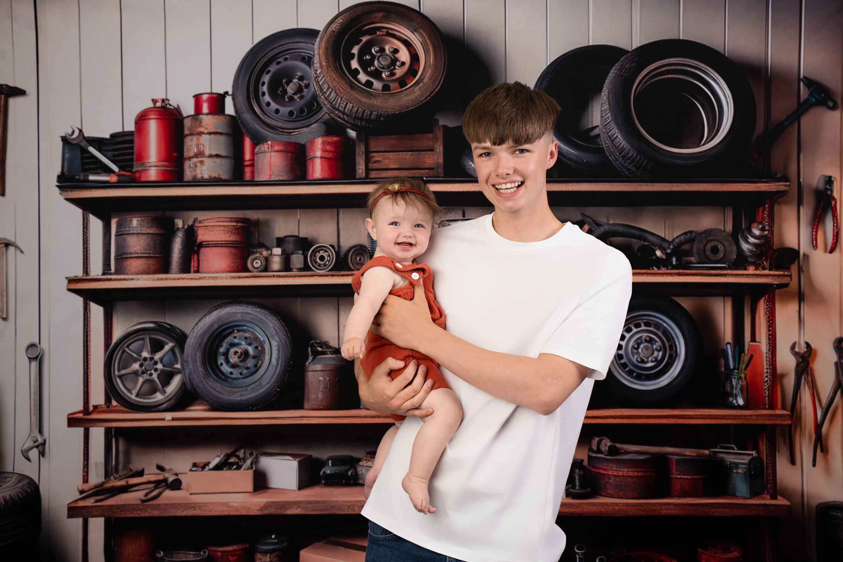 Kate Sweep Mur-à-Sol Fête des Pères Garage Outils Toile de fond conçue par Mandy Ringe - Kate Backdrop FR