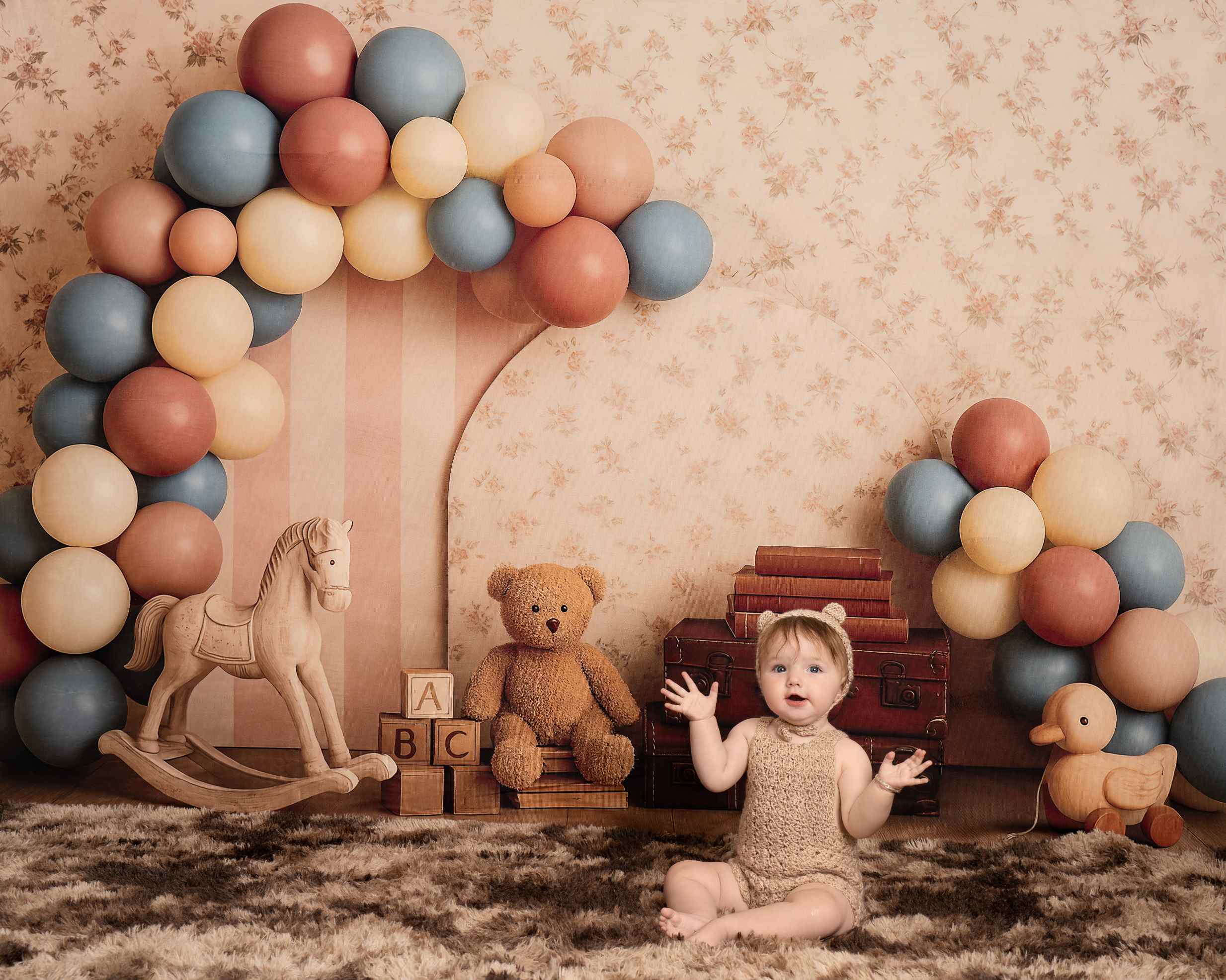 Kate Ours en peluche Valise Ballon Enfant Toile de fond conçue par Patty Roberts - Kate Backdrop FR