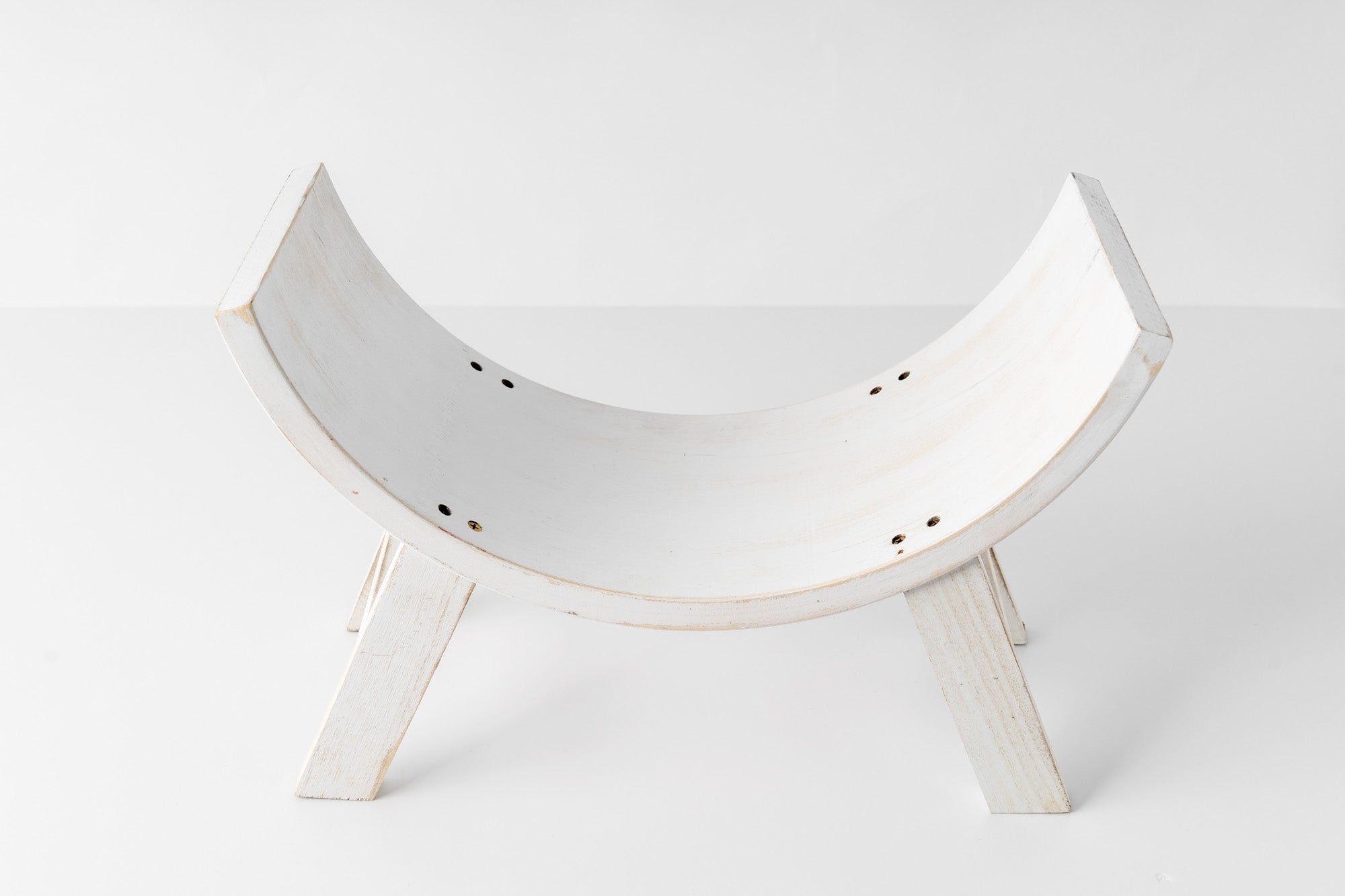 Kate Blanc tacheté Banc courbé Nouveau née Tabouret en bois Accessoires de photographie - Kate Backdrop FR