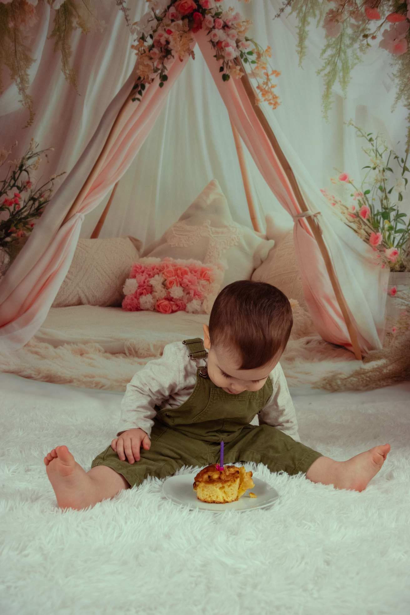 Kate Blanc Printemps Tipi Fleurs Toile de fond conçue par Patty Roberts - Kate Backdrop FR