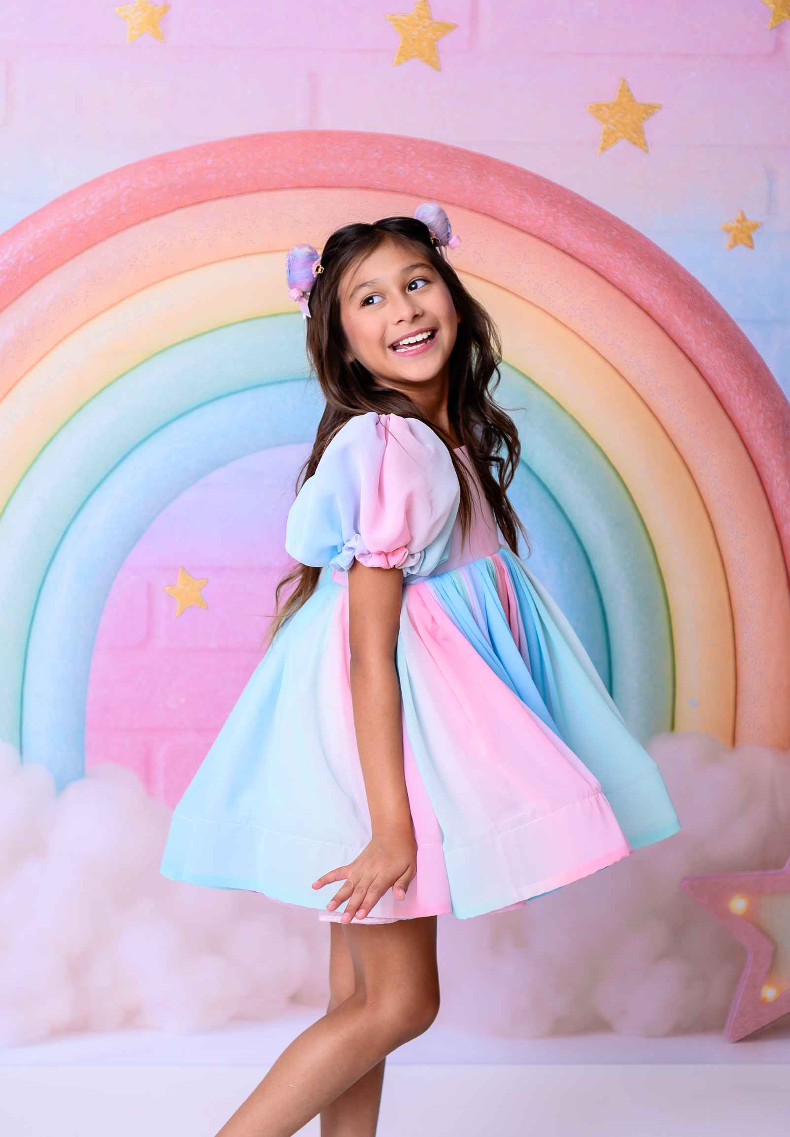 Kate Anniversaire Arc-en-ciel Nuage Ballons Toile de fond conçu par Ashley Paul - Kate Backdrop FR