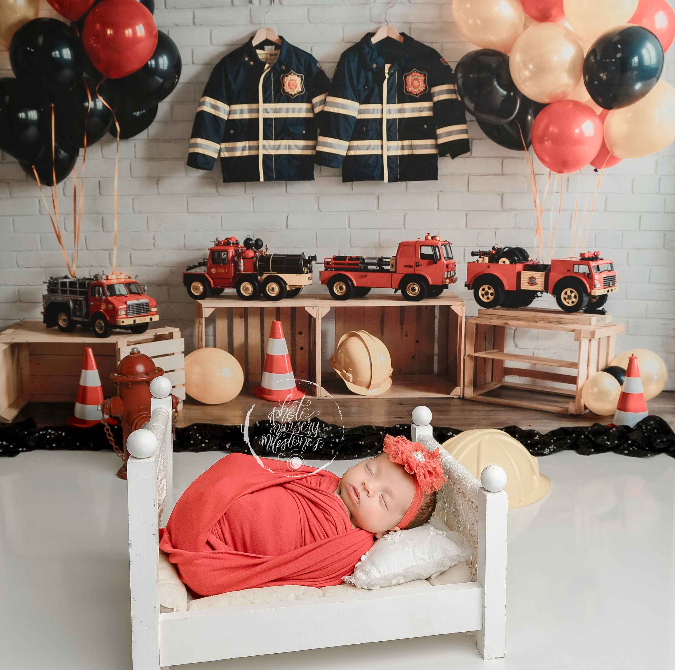 Kate Anniversaire Pompiers Voiture-jouet Uniforme Toile de fond conçue par GQ - Kate Backdrop FR