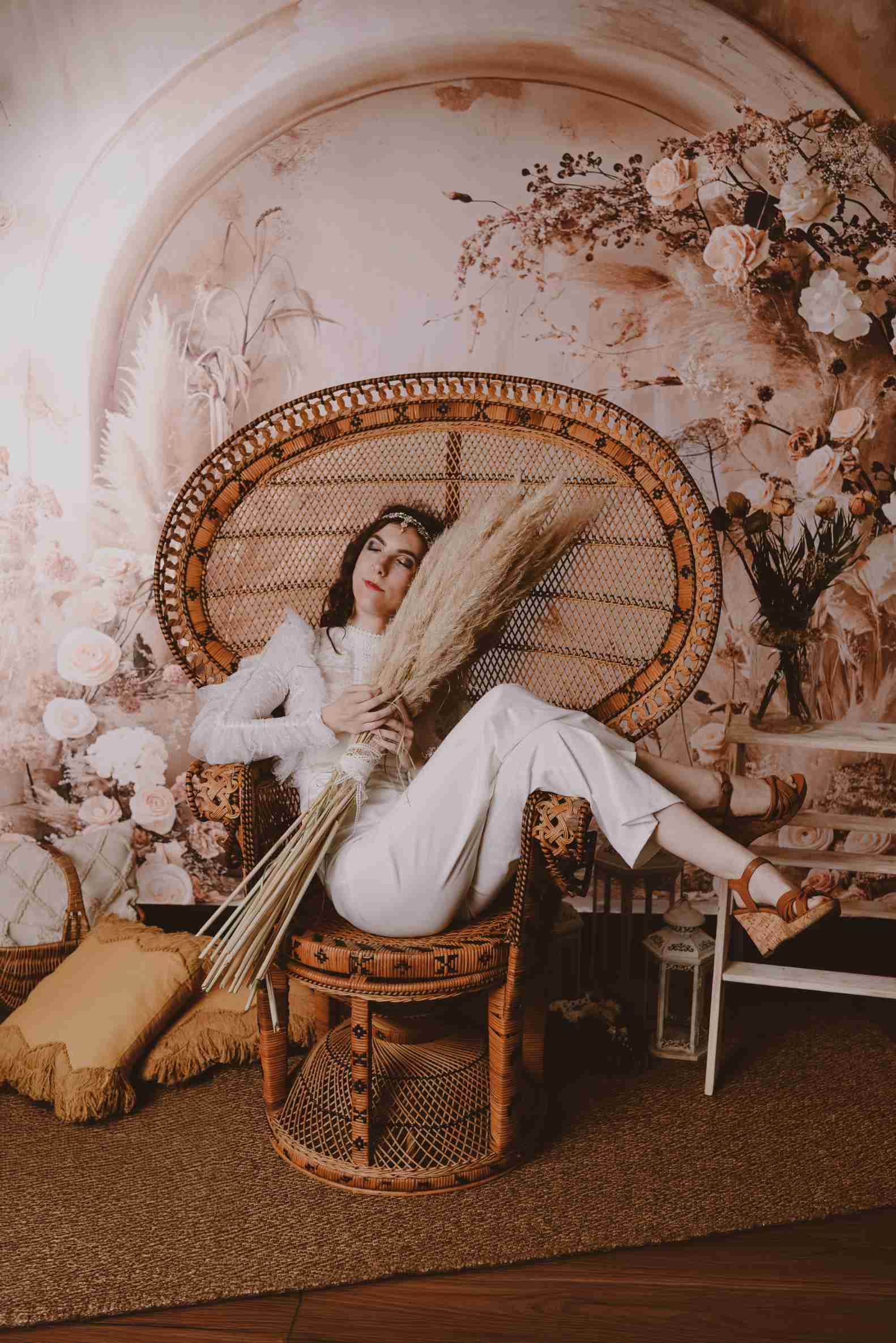 Kate Bohème Beige Floral Mur en arc Toile de fond conçue par Emetselch - Kate Backdrop FR